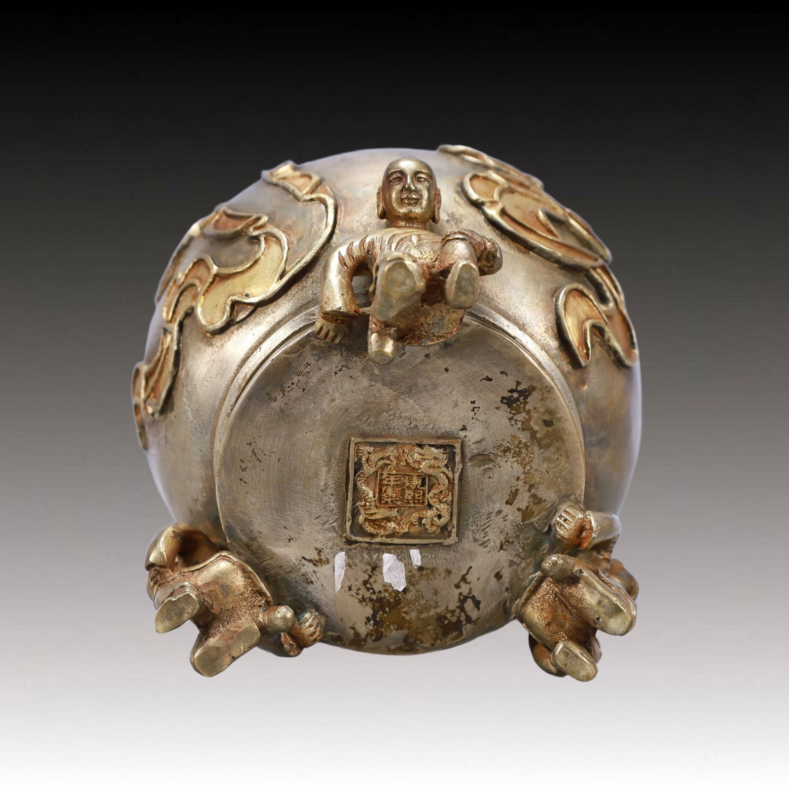 A Rare Gilt Silver Figure Pattern Cover Jar - 11