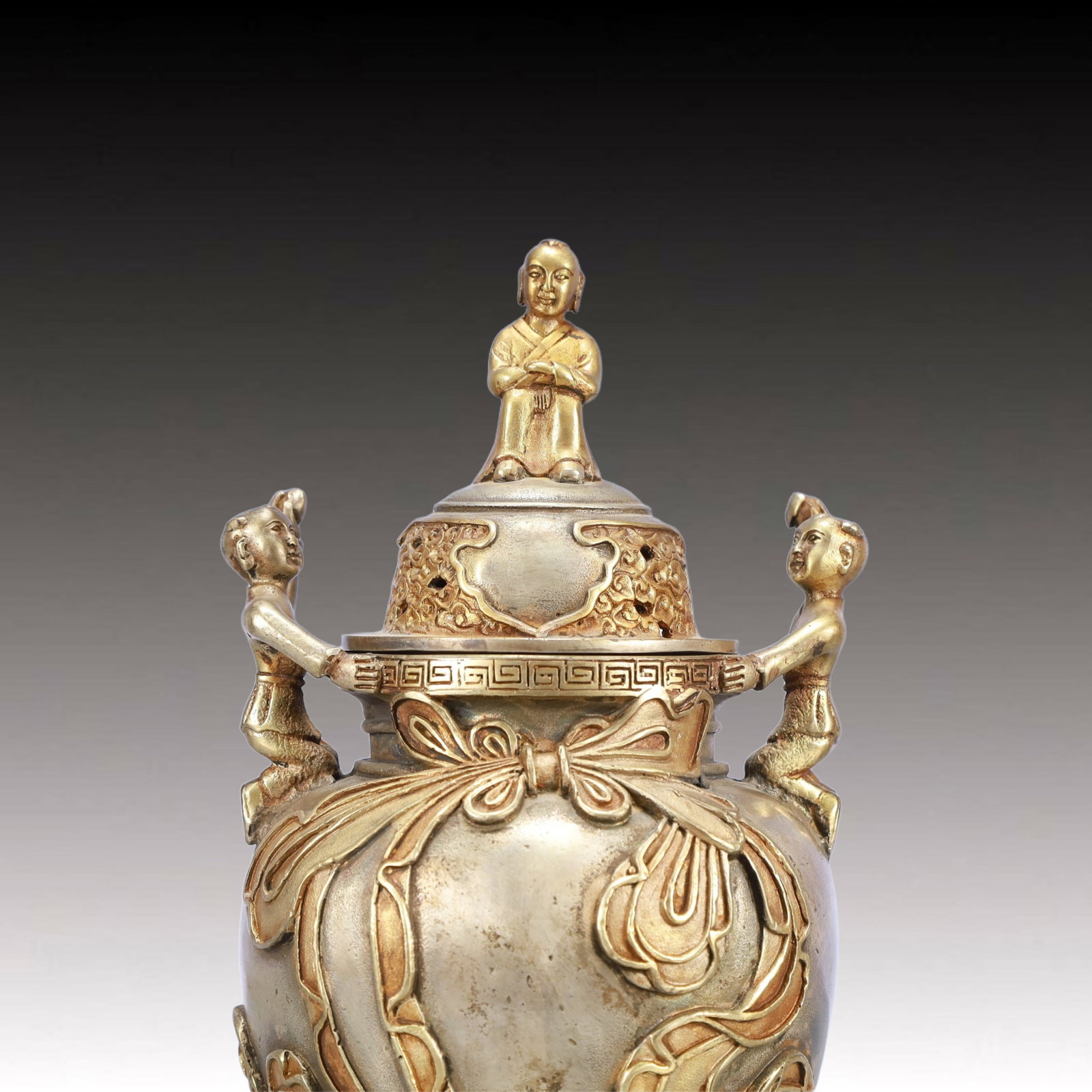 A Rare Gilt Silver Figure Pattern Cover Jar - 2