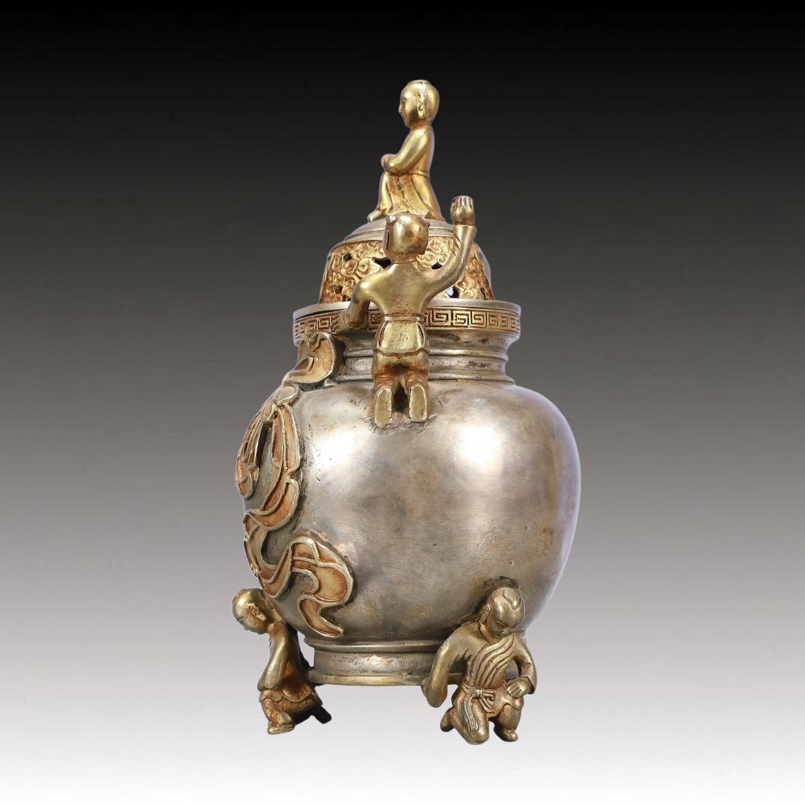A Rare Gilt Silver Figure Pattern Cover Jar - 5