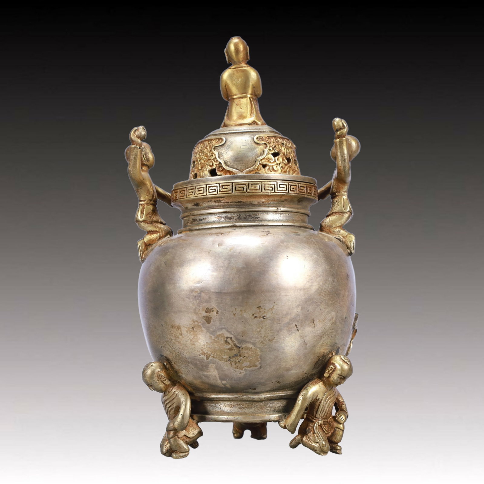 A Rare Gilt Silver Figure Pattern Cover Jar - 7