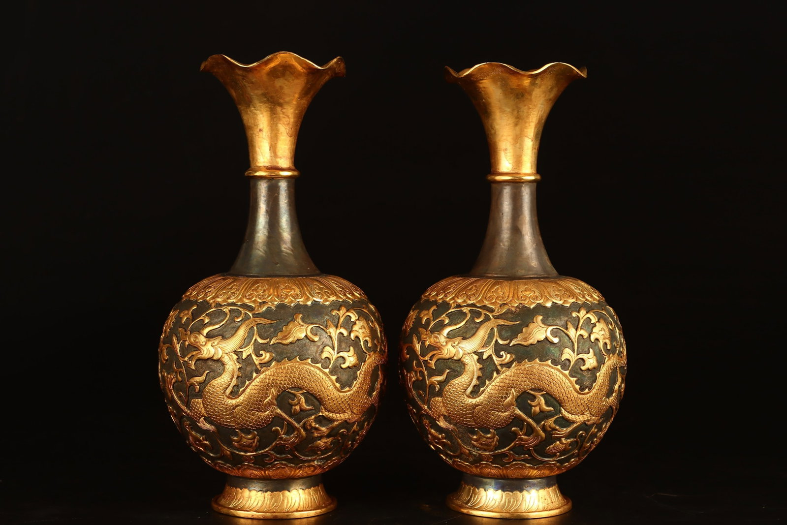 A Pair of Exquisite Gilt Bronze Dragon and Phoenix Pattern Vases: A Pair of Exquisite Gilt Bronze Dragon and Phoenix Pattern Vases,Tang Dynasty, China,With Mark,Size:9.8inx4.9in Weight:1643g 一对铜鎏金龙凤纹瓶,&#