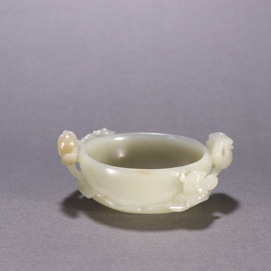 An Exquisite White Jade Flower and Bird Pattern Brush Washer: An Exquisite White Jade Flower and Bird Pattern Brush Washer,Qing Dynasty, China,Size:1.2inx3in,Weight:71.1g 白玉花鸟纹笔洗,中国清代