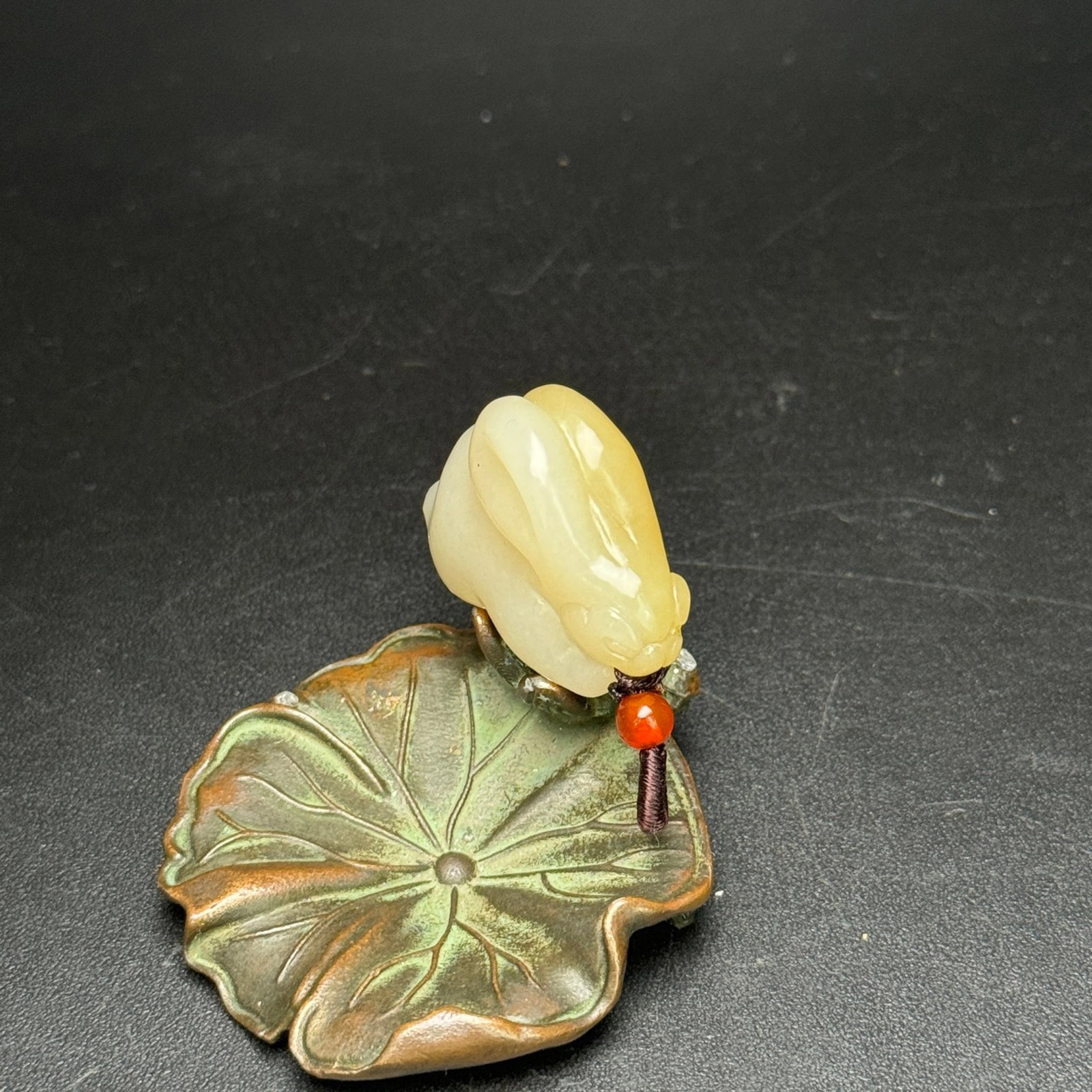 An Exquisite White Jade Rabbit Ornament (1 of 7)