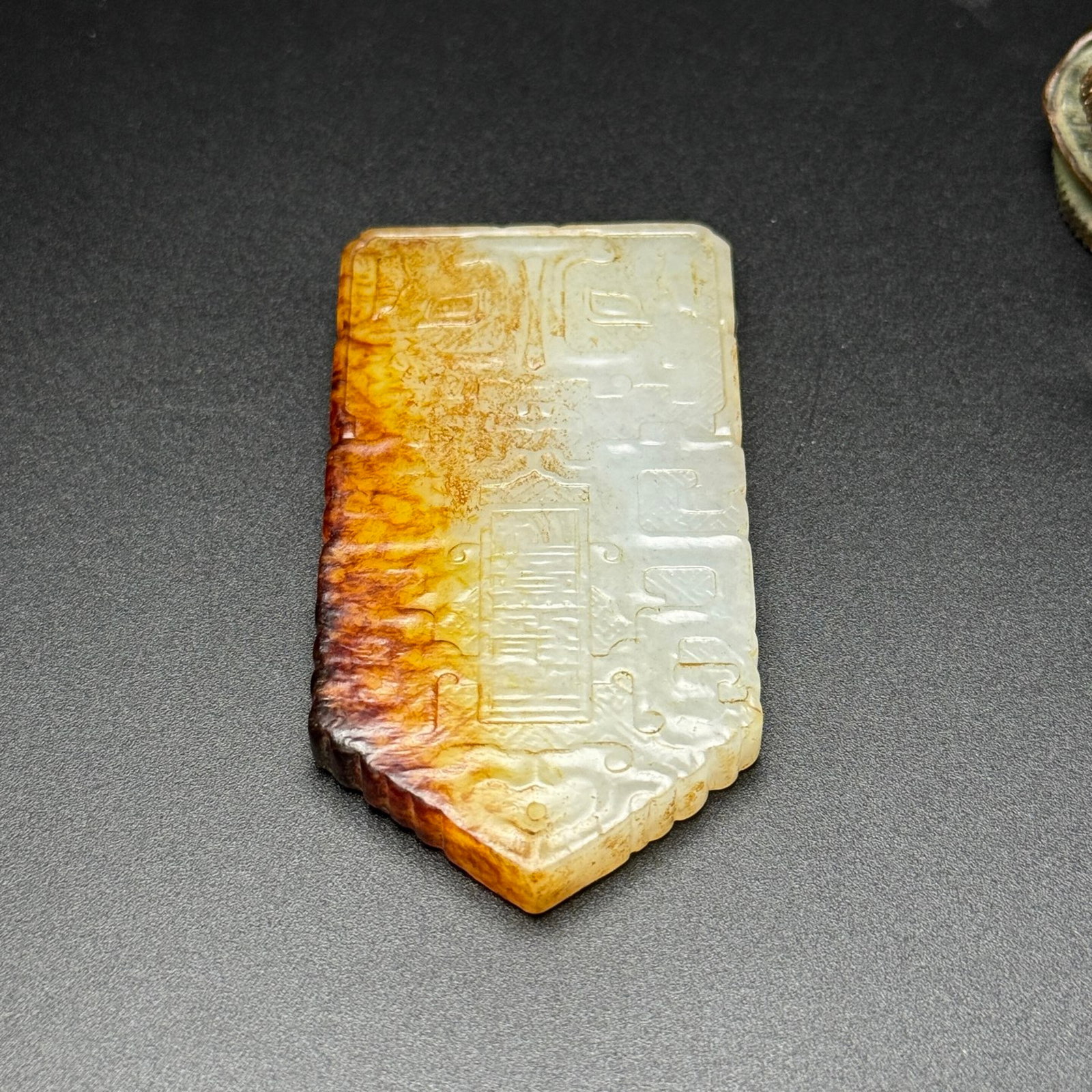 An Exquisite White Jade Beast-Face Pattern Pendant - 5