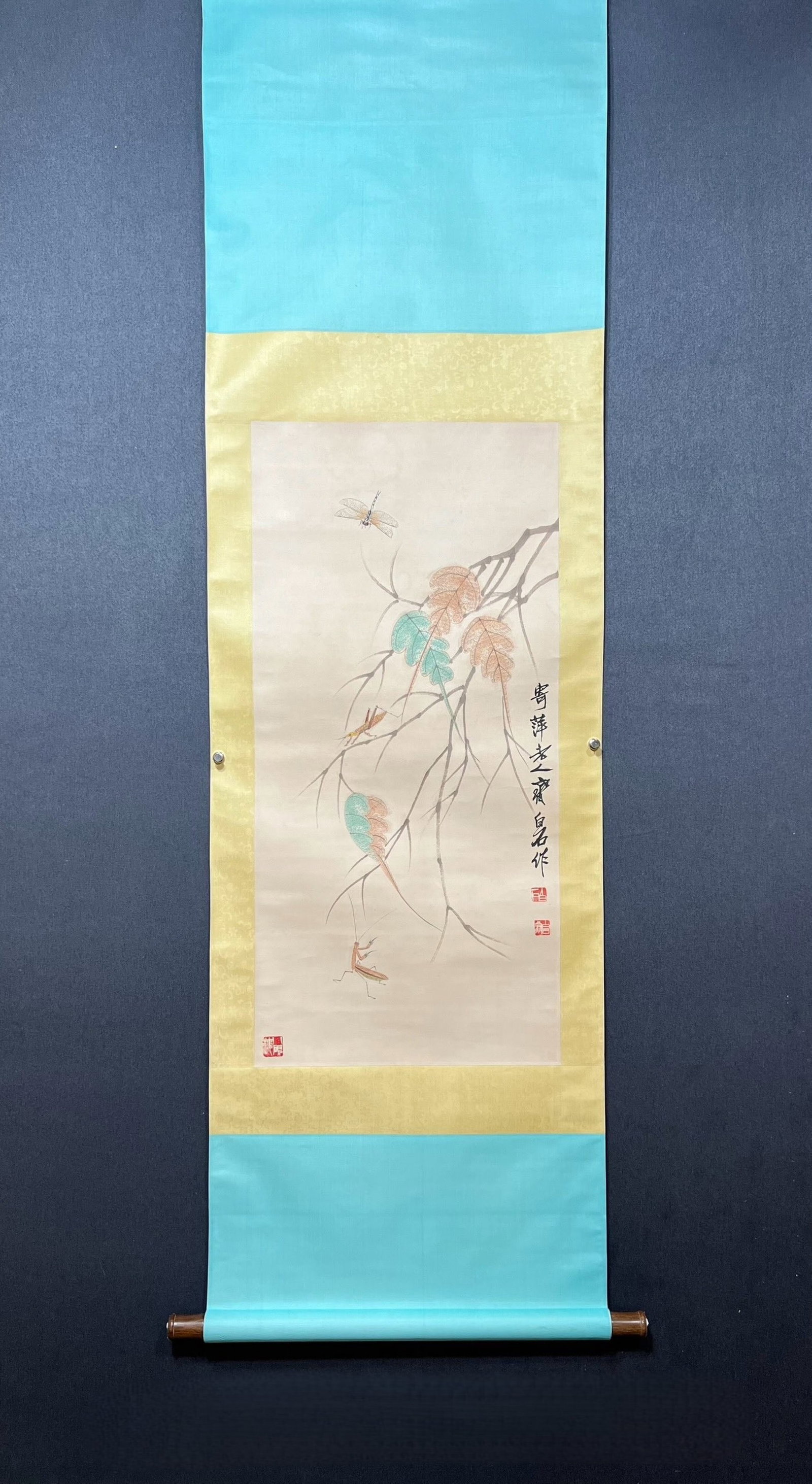 A Chinese Vertical Scroll Ink Painting of Insect on Paper: A Chinese Vertical Scroll Ink Painting of Insect on Paper,Qi Baishi,Size:16.9inx33.5in 一幅中国水墨昆虫画立轴,齐白石