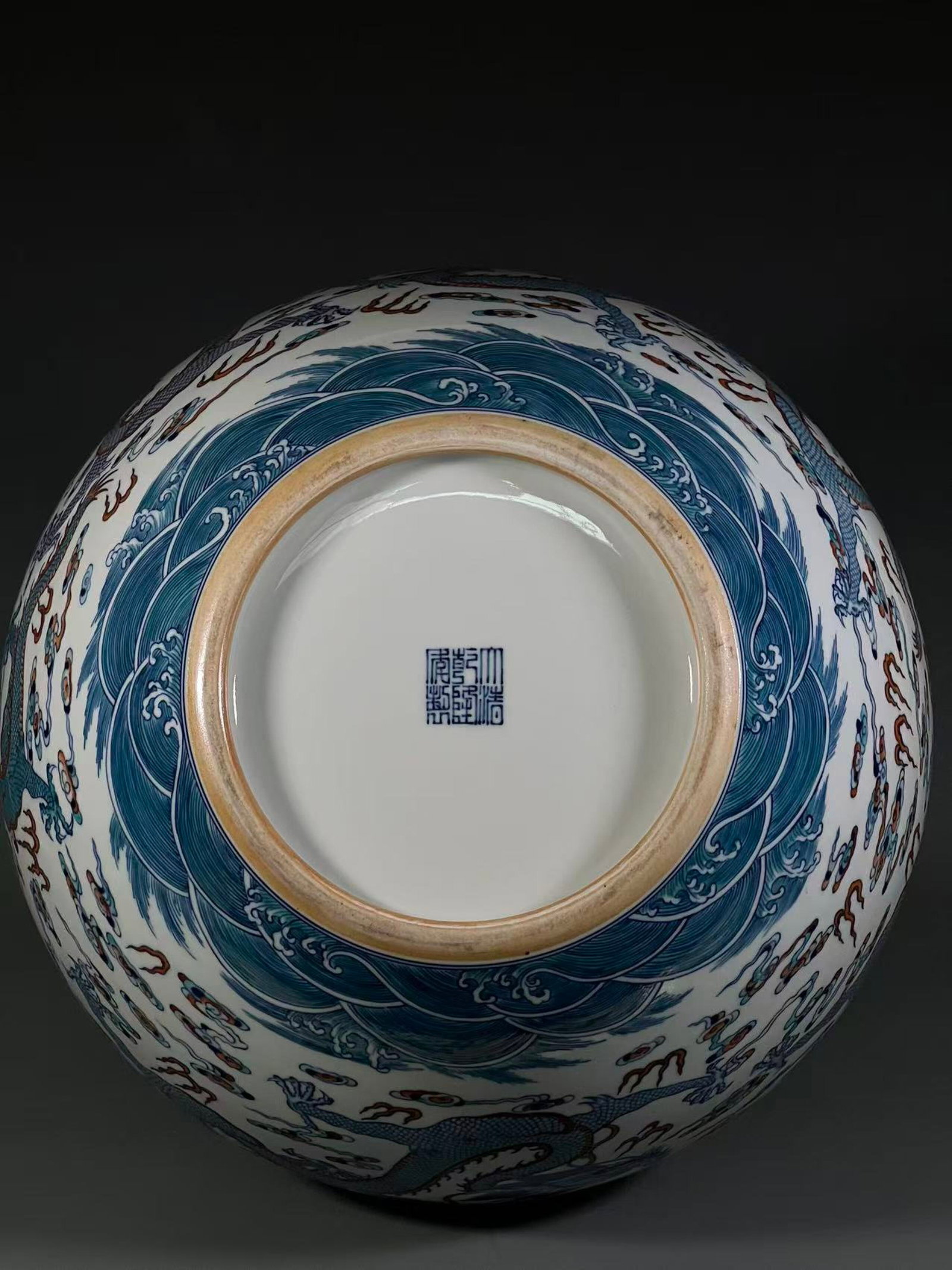A Huge Doucai Auspicious Cloud and Dragon Pattern Vase - 9