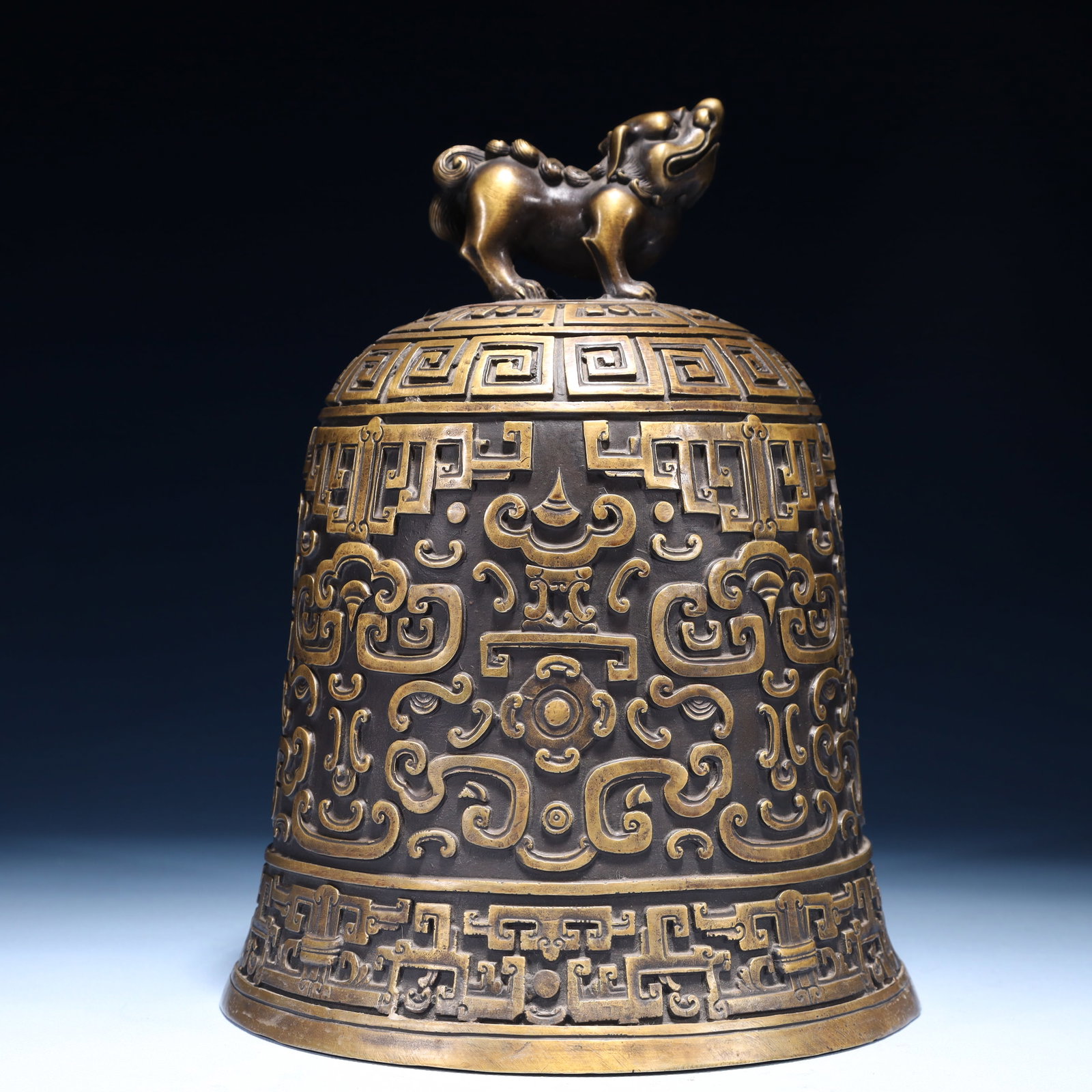 An Exquisite Bronze Flower Pattern Chime: An Exquisite Bronze Flower Pattern Chime,Qing Dynasty,China,Size:7.9inx11in,Weight:2550g 铜花卉纹编钟,中国清代