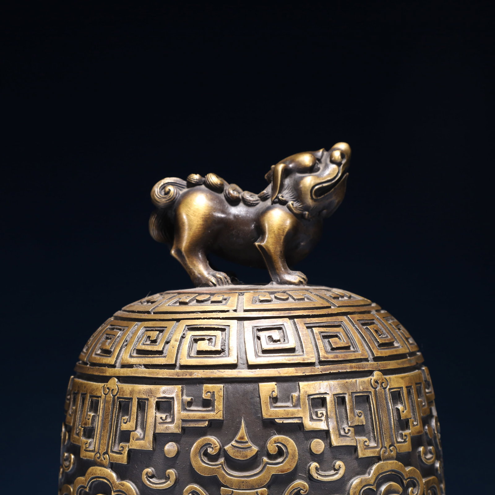 An Exquisite Bronze Flower Pattern Chime - 2