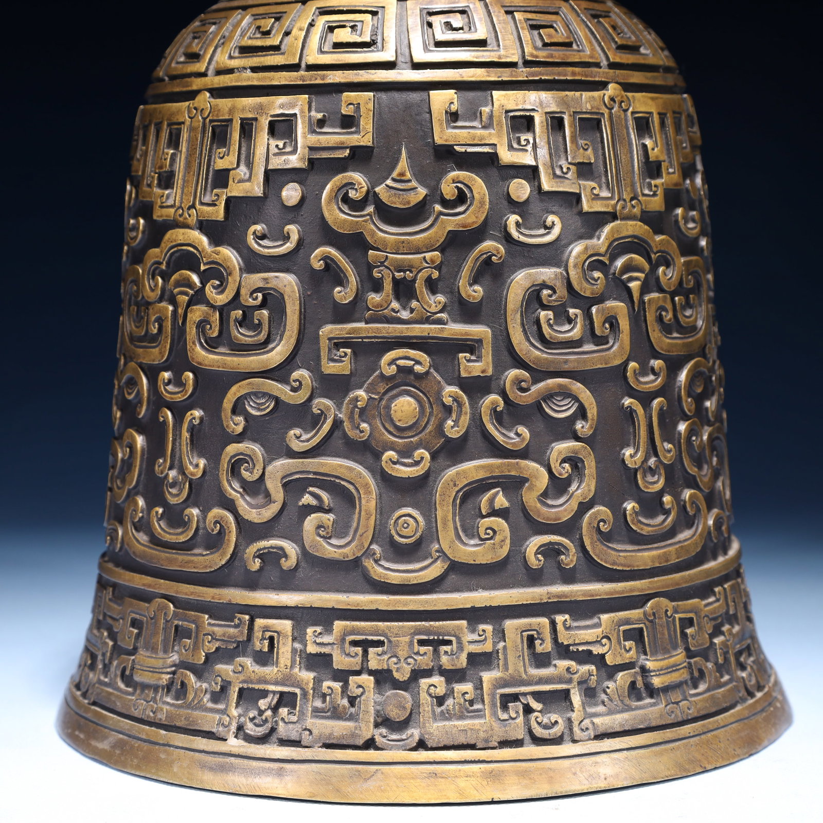 An Exquisite Bronze Flower Pattern Chime - 3