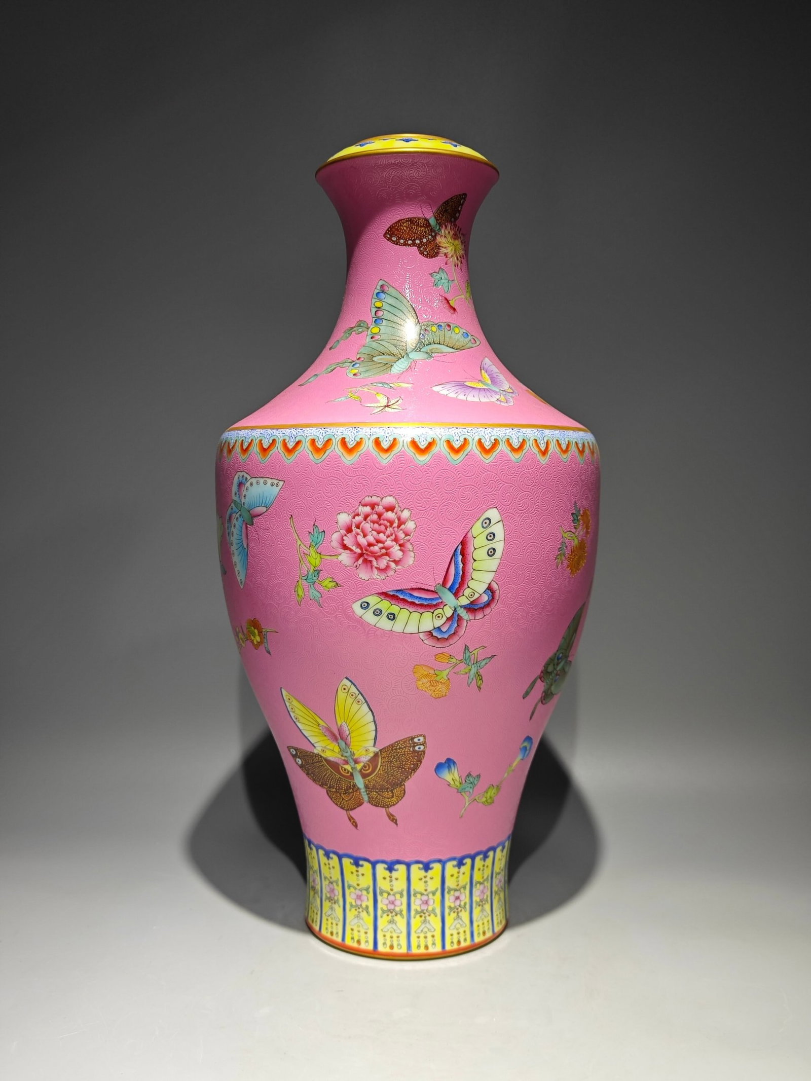 A Huge Famille-Rose Flower and Butterfly Pattern Vase: A Huge Famille-Rose Flower and Butterfly Pattern Vase,Qing Dynasty,China,Qianlong Six-character Mark,Size:17.7inx9.3in