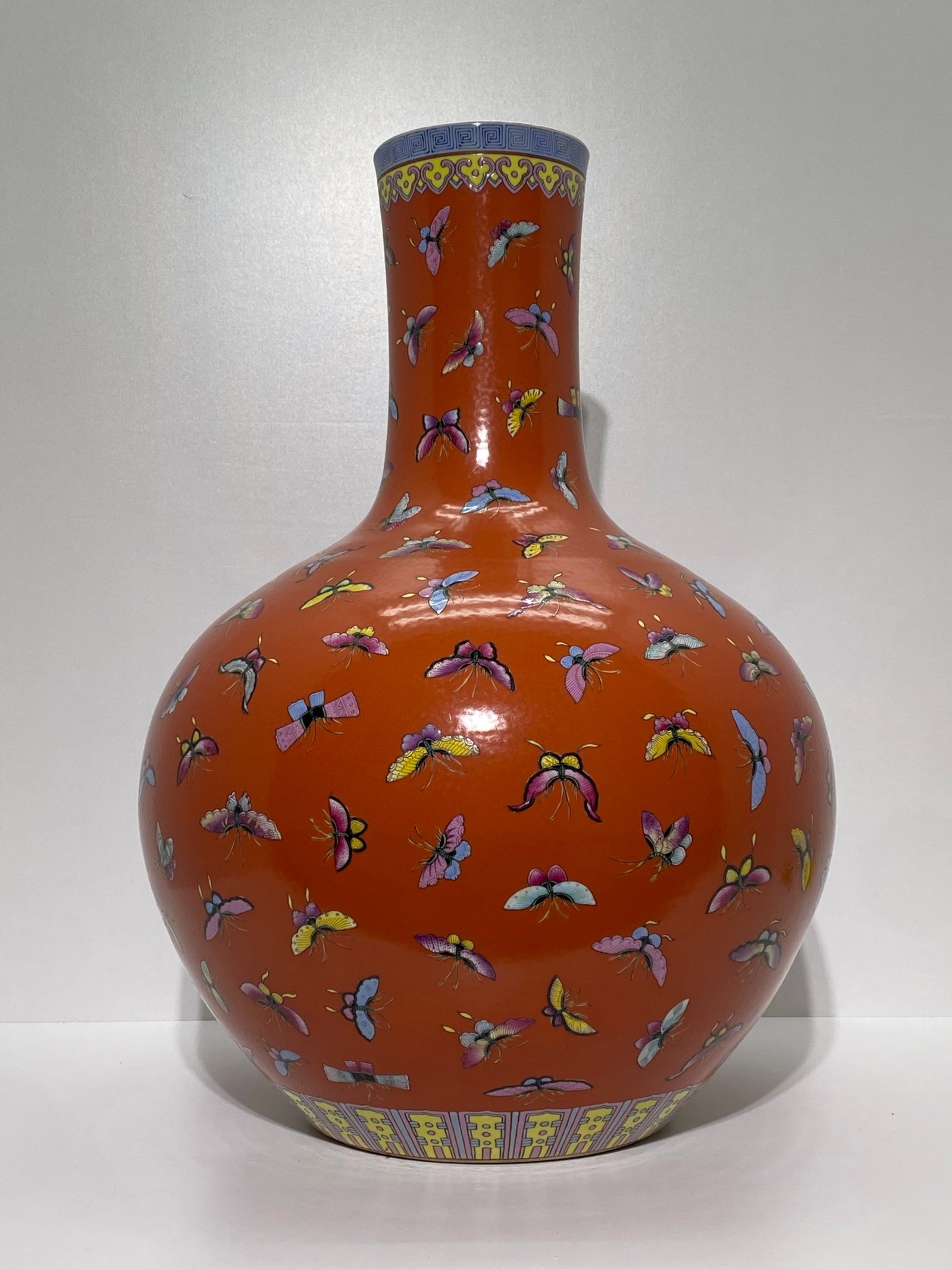 A Huge Iron-Red Butterfly Pattern Vase - 2