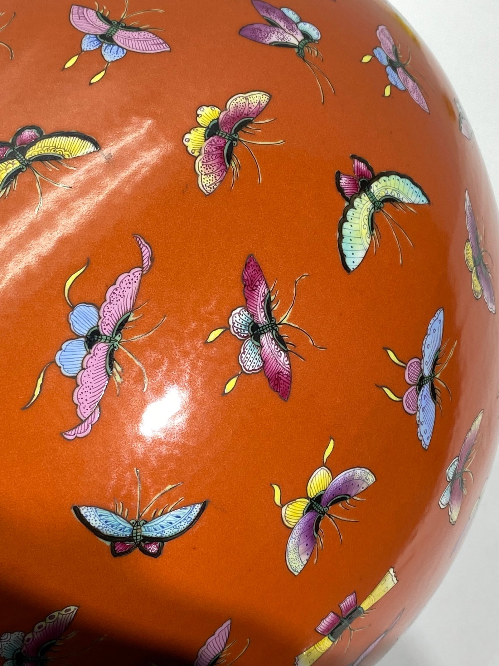 A Huge Iron-Red Butterfly Pattern Vase - 8