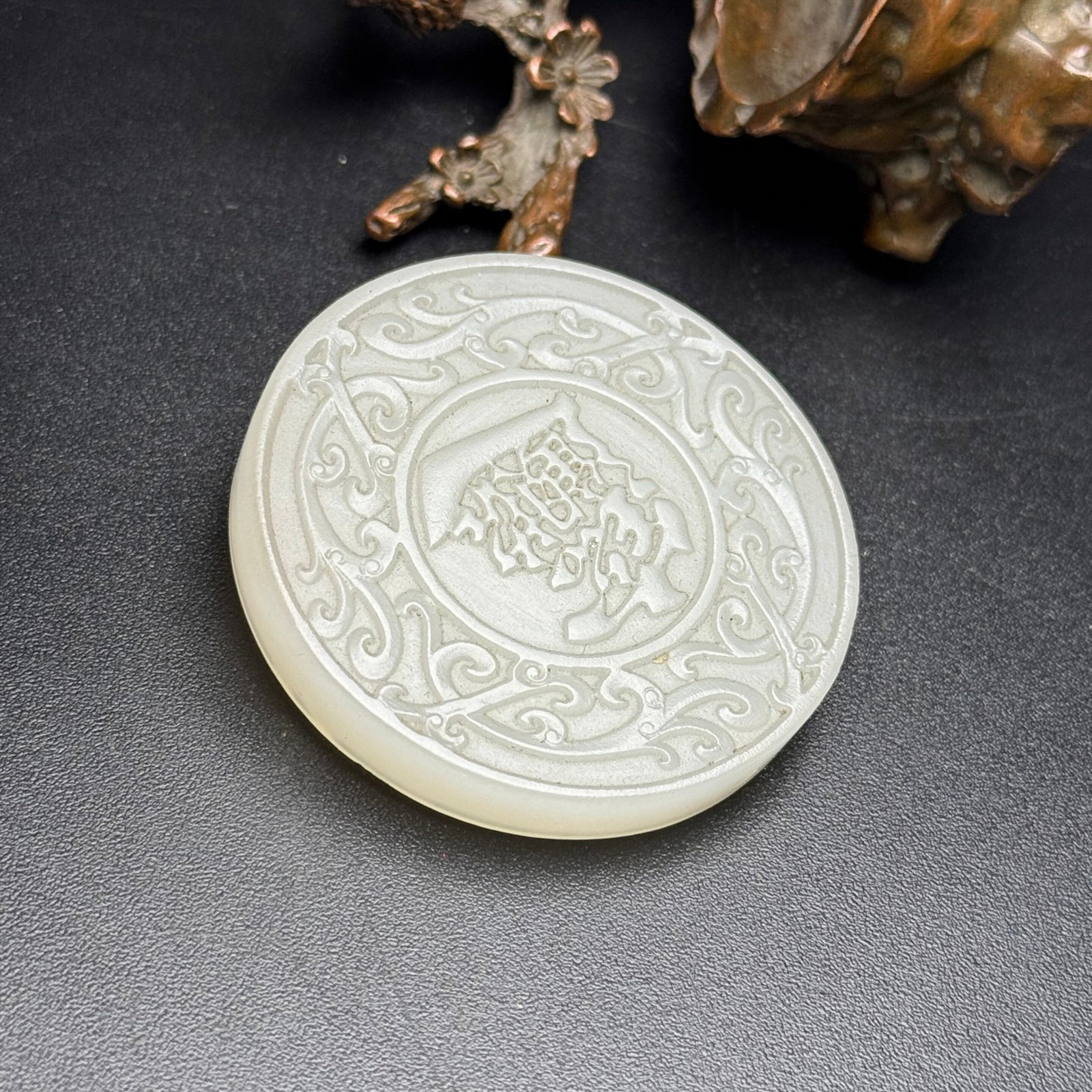 An Exquisite White Jade Beast Pattern Pendant - 4