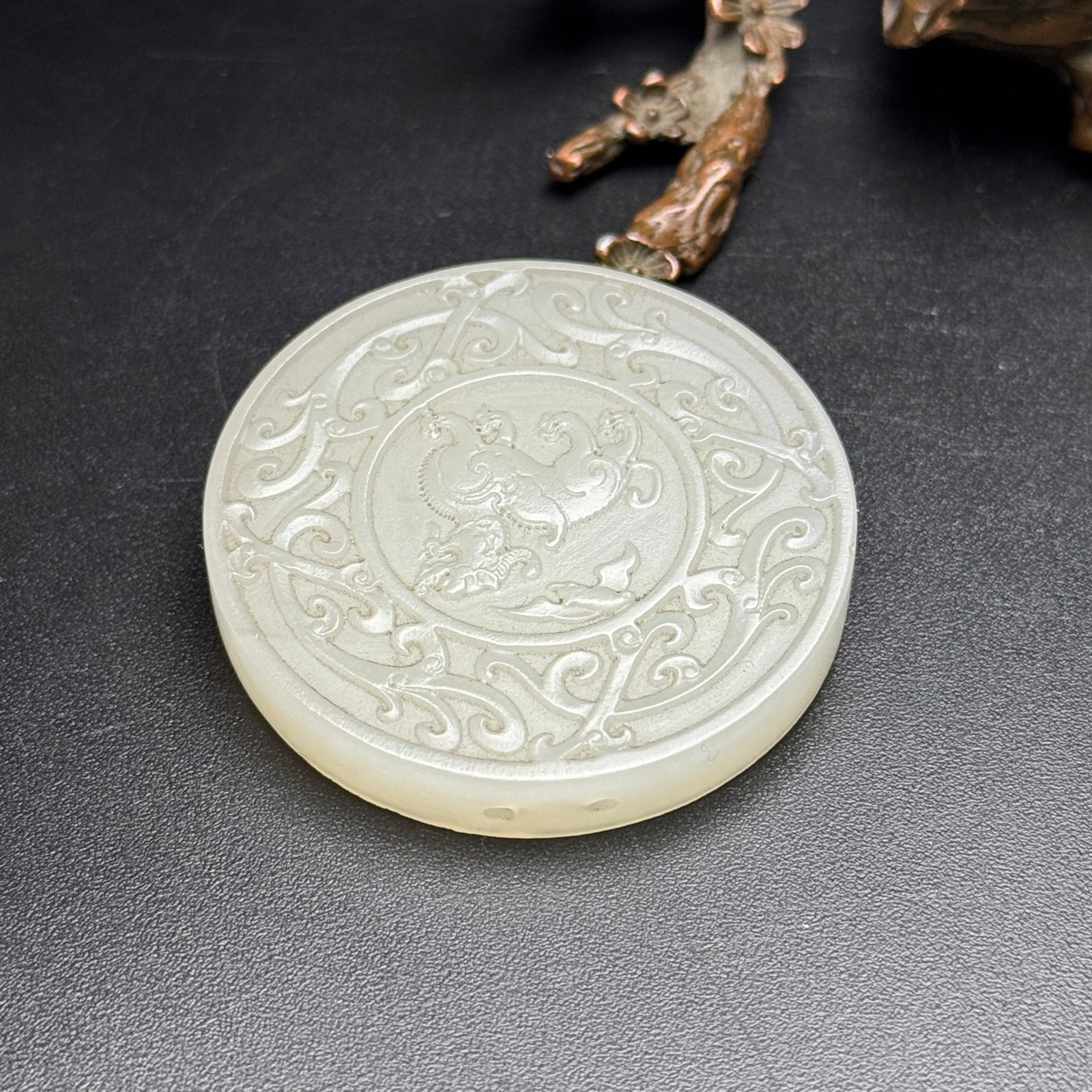 An Exquisite White Jade Beast Pattern Pendant - 5