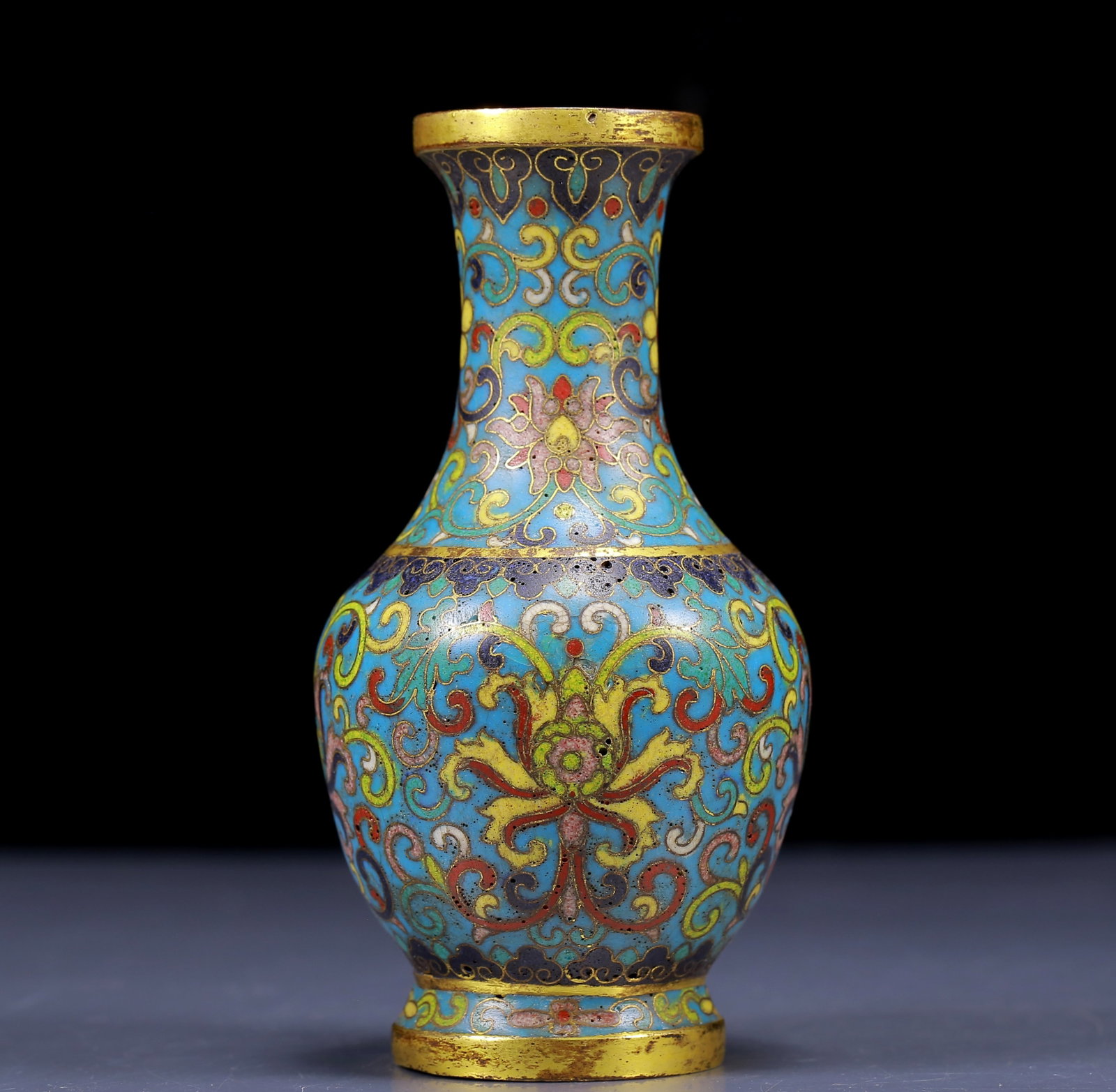 An Exquisite Cloisonne Lotus Pattern Vase: An Exquisite Cloisonne Lotus Pattern Vase,Qing Dynasty, China,Qianlong Four-character Mark,Size:2.8inx5.3in,Weight:255g 景泰蓝缠枝莲纹瓶，清