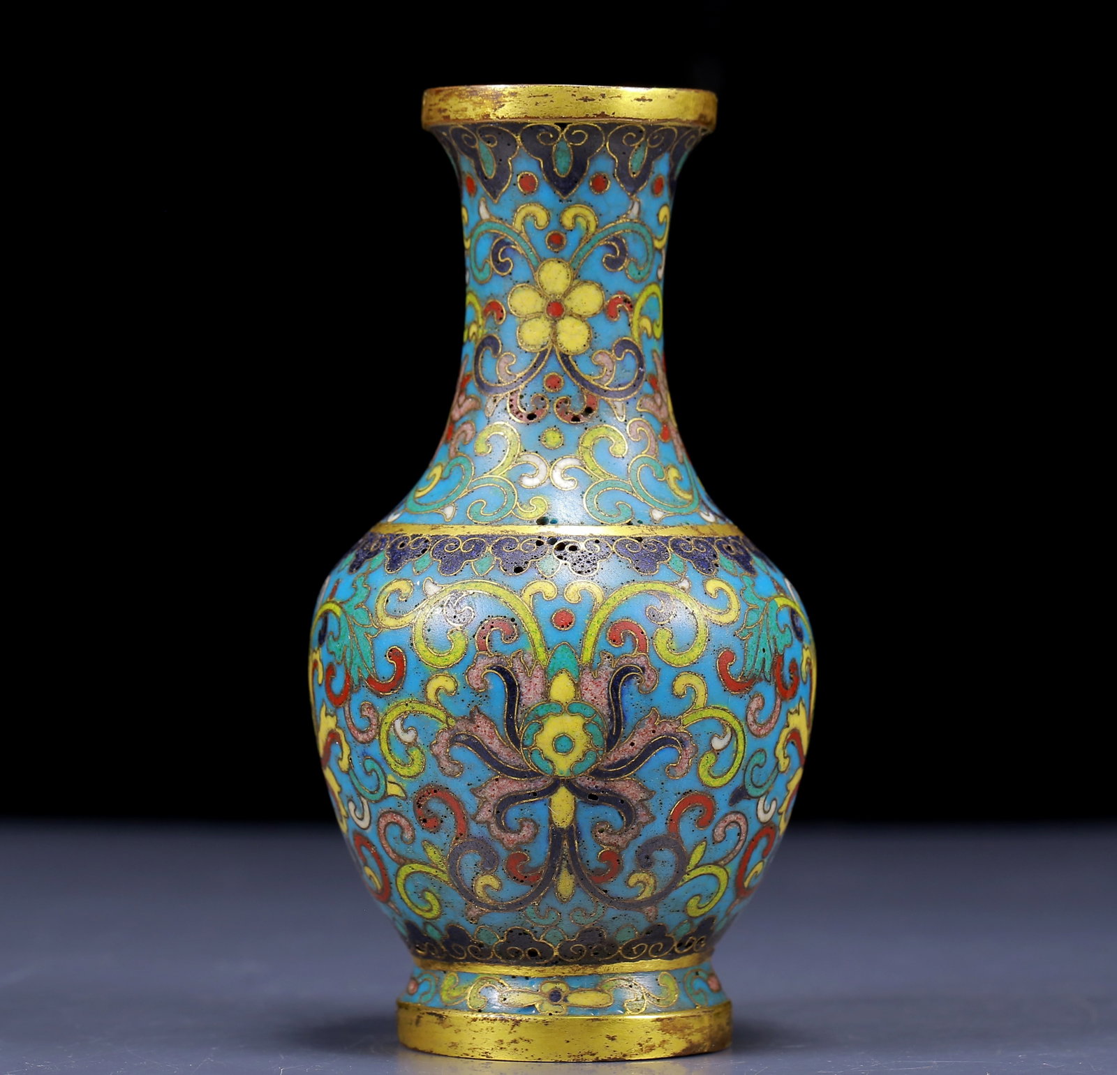 An Exquisite Cloisonne Lotus Pattern Vase - 2