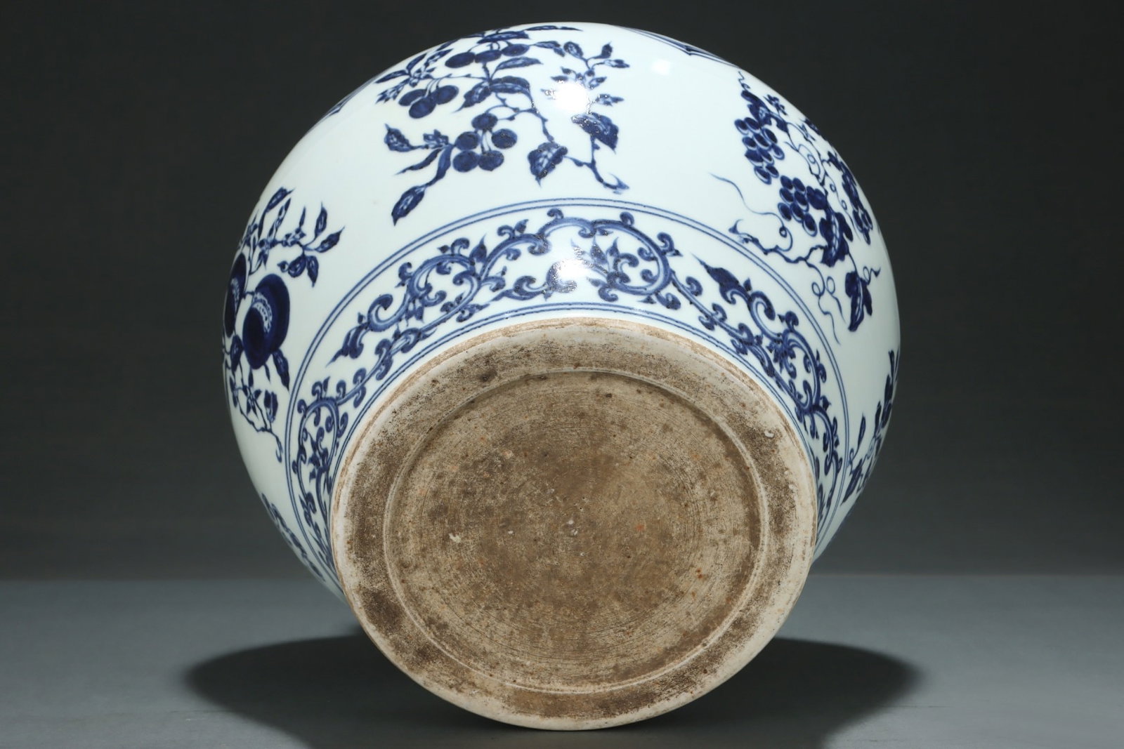 An Exquisite Blue and White Flower Pattern Jar - 8