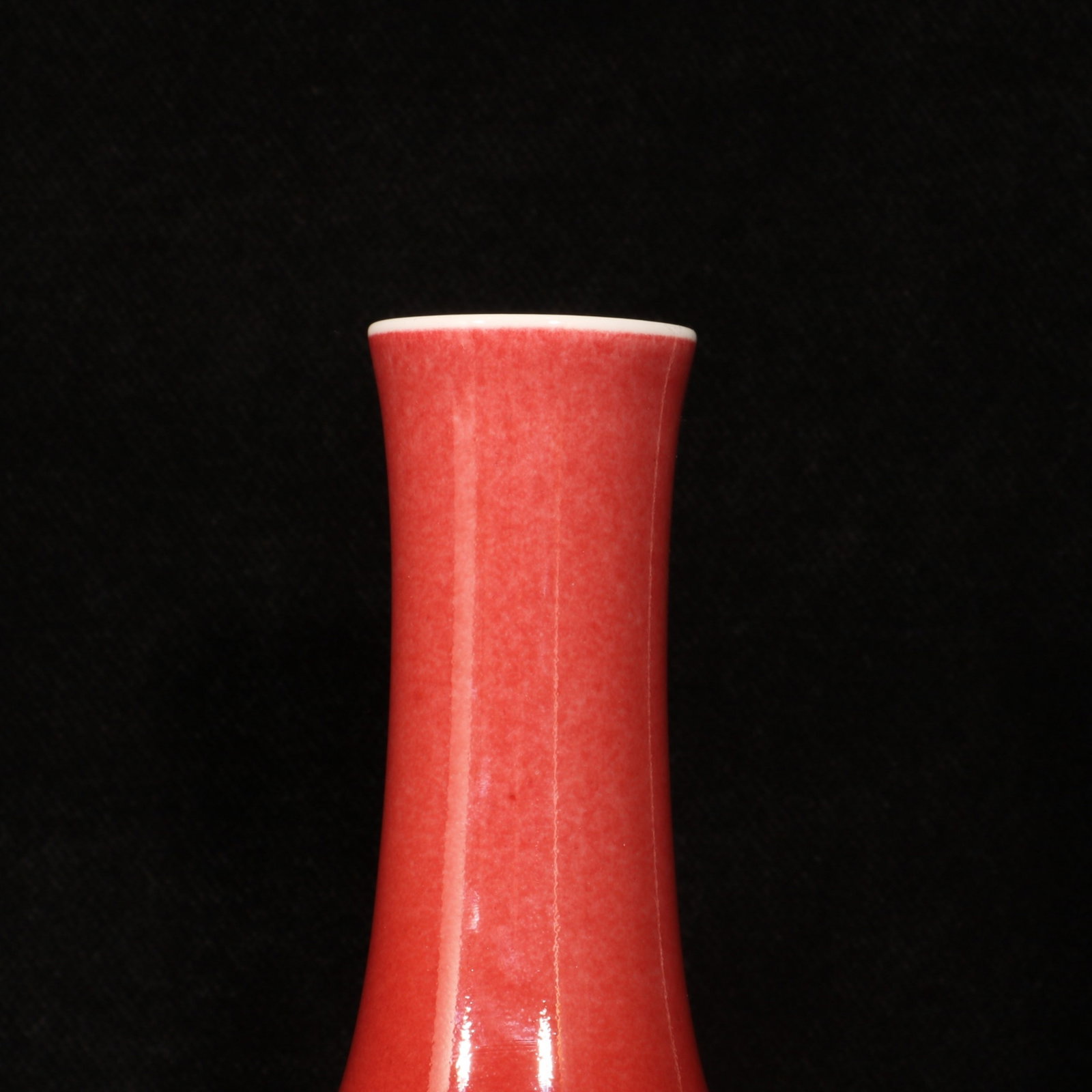 An Exquisite Red Glazed Vase - 2