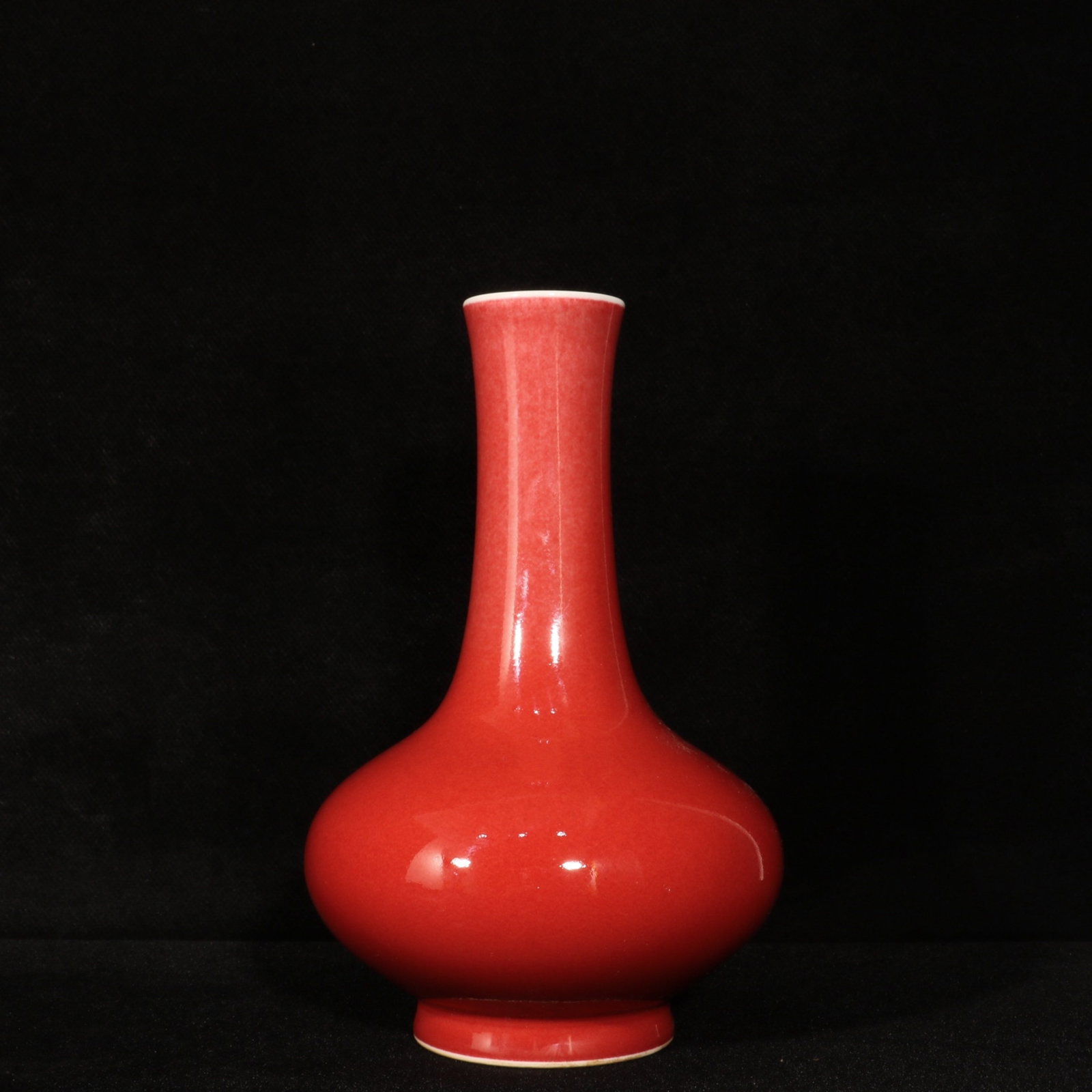 An Exquisite Red Glazed Vase - 4