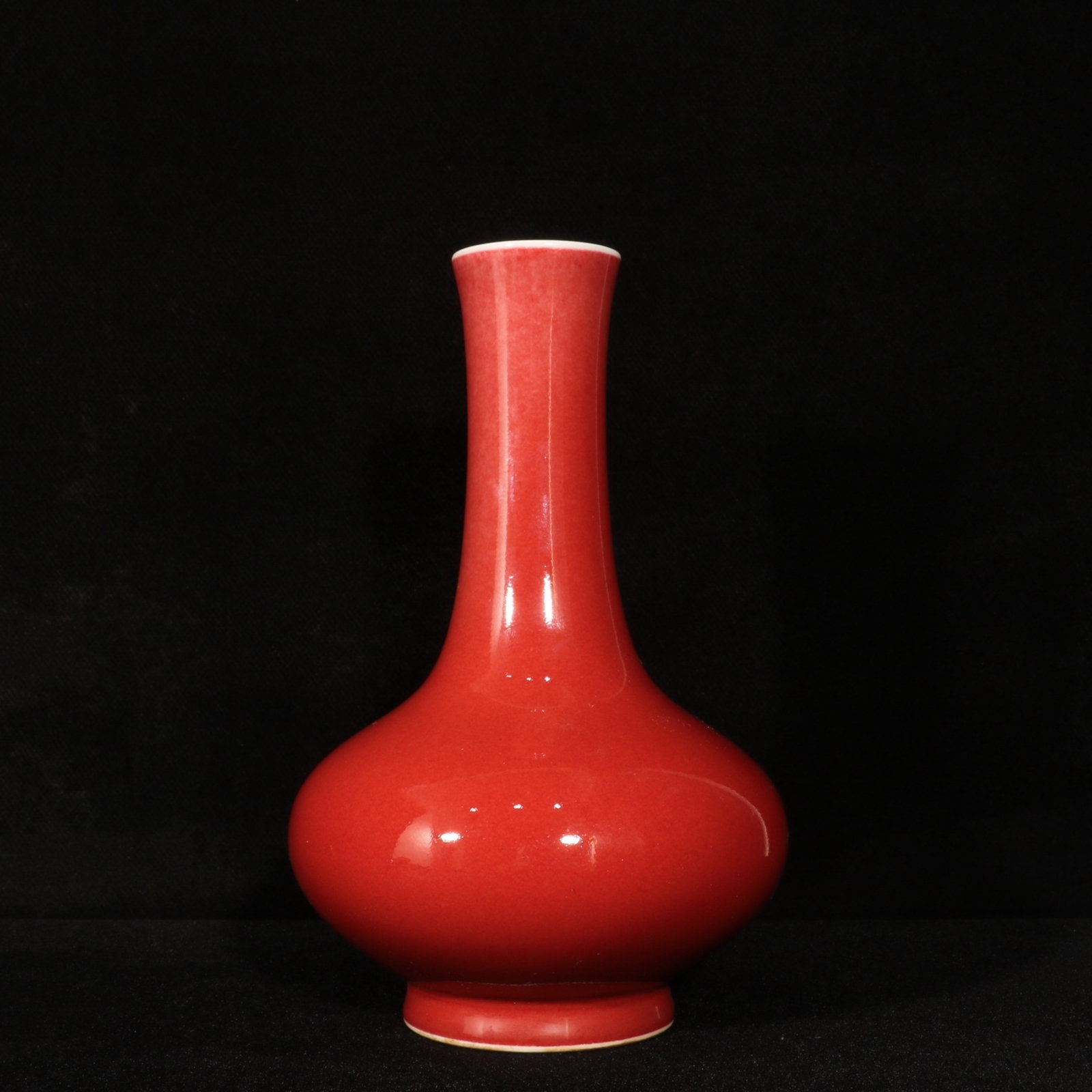 An Exquisite Red Glazed Vase - 5