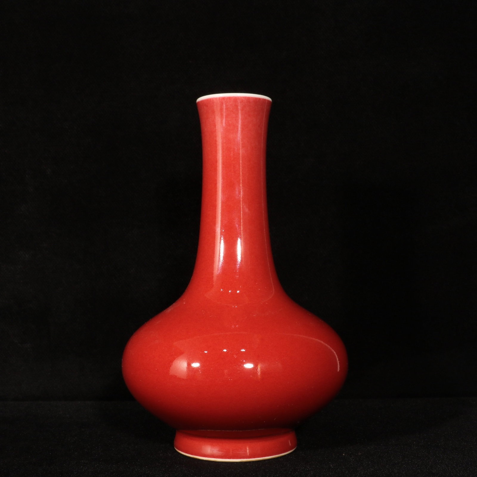An Exquisite Red Glazed Vase - 6