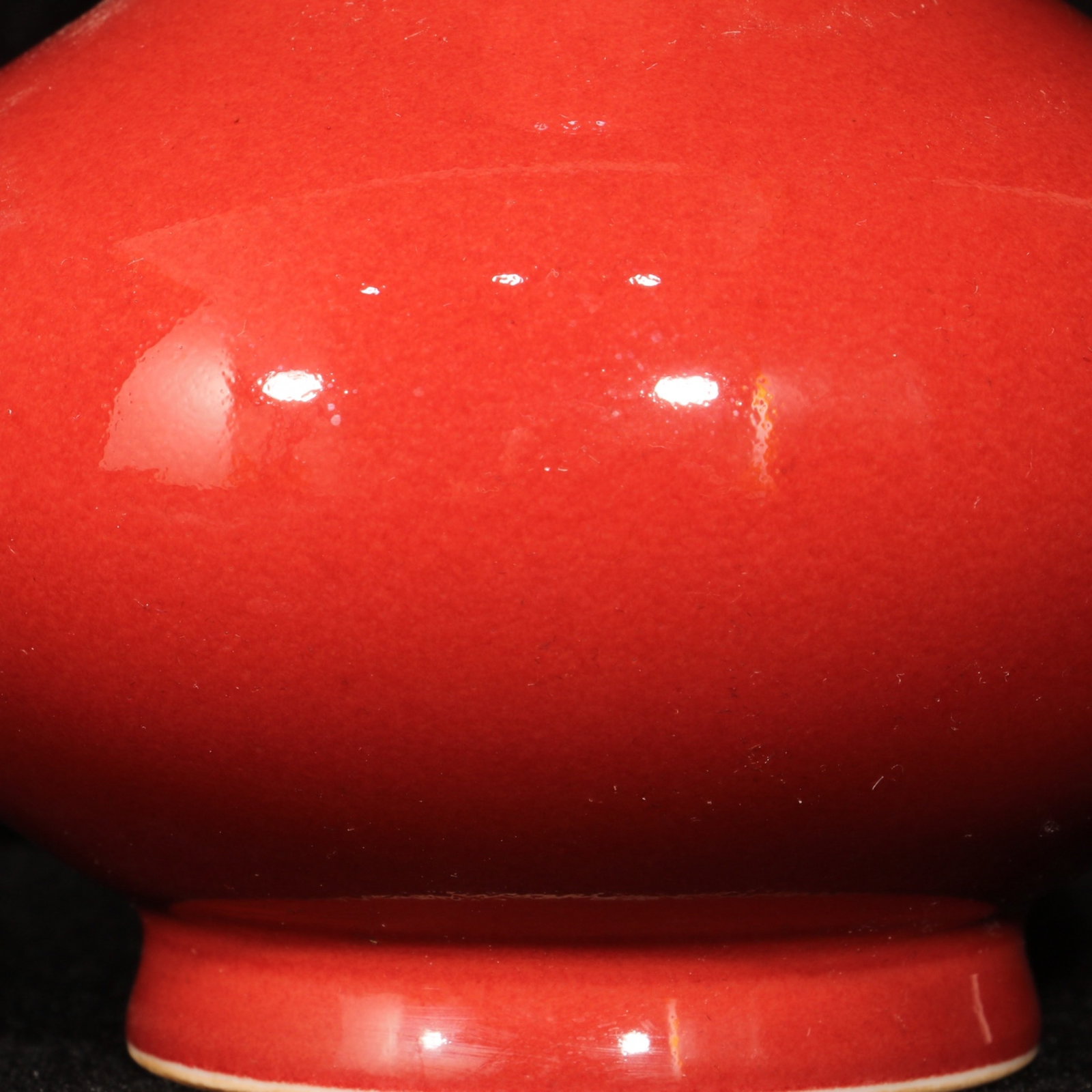 An Exquisite Red Glazed Vase - 7