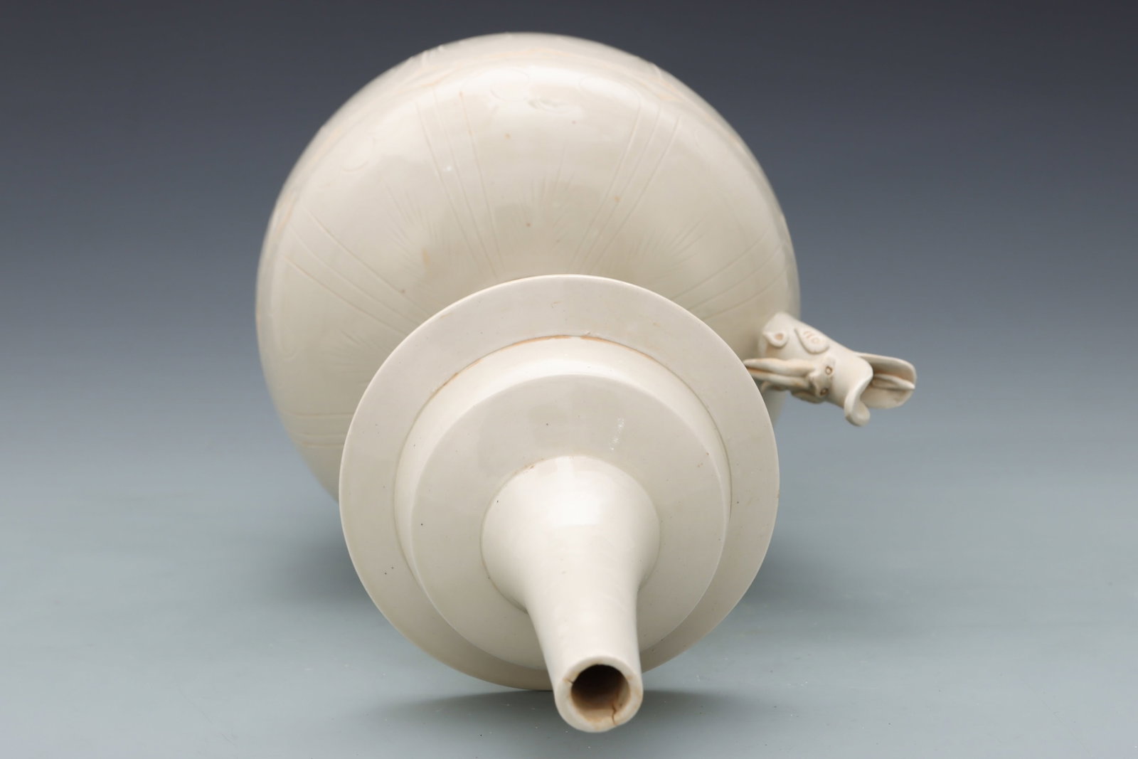 A Huge Ding yao White Glazed Flower Pattern Vase - 8