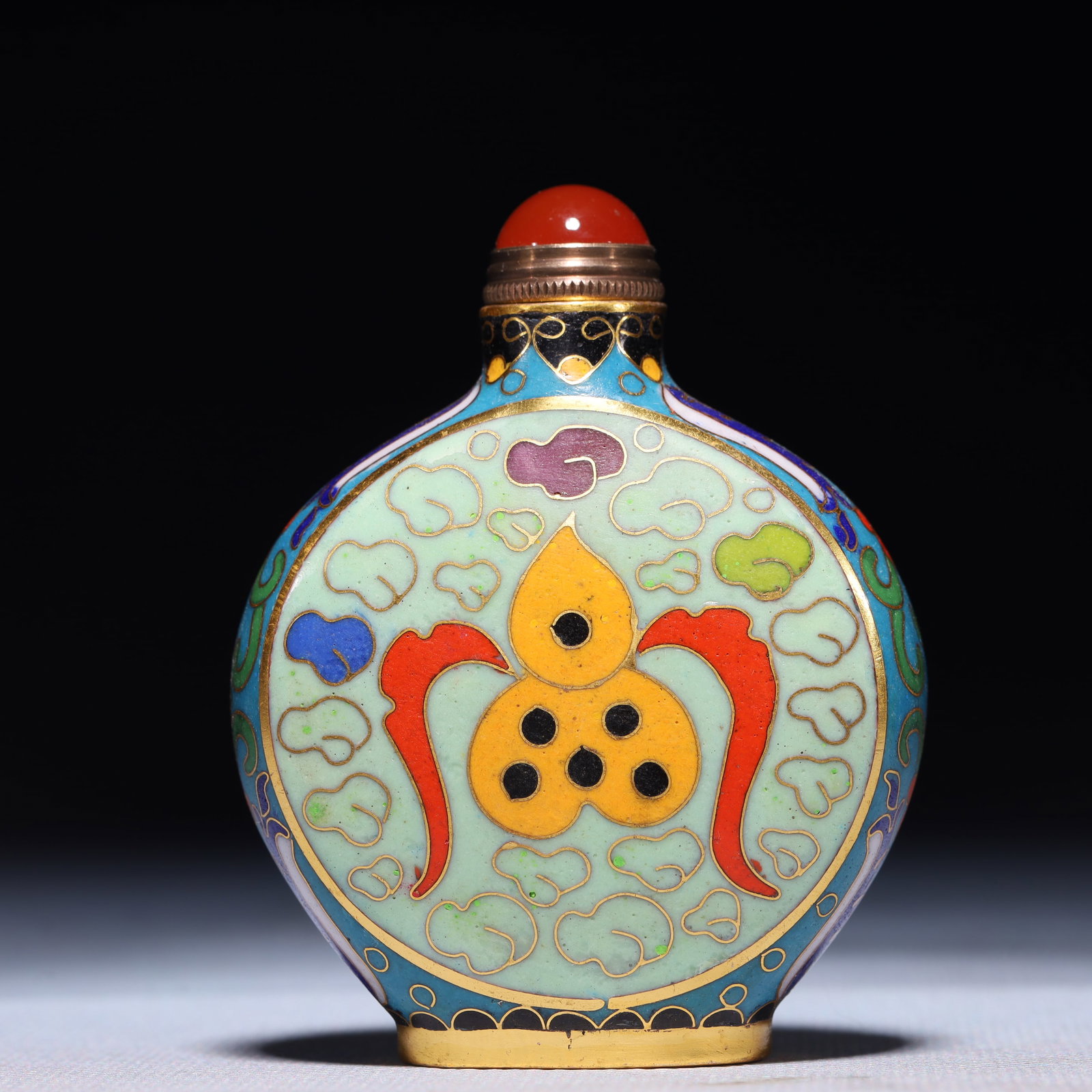 An Exquisite Cloisonne Auspicious Cloud and Gourd Pattern Snuff Bottle (1 of 8)