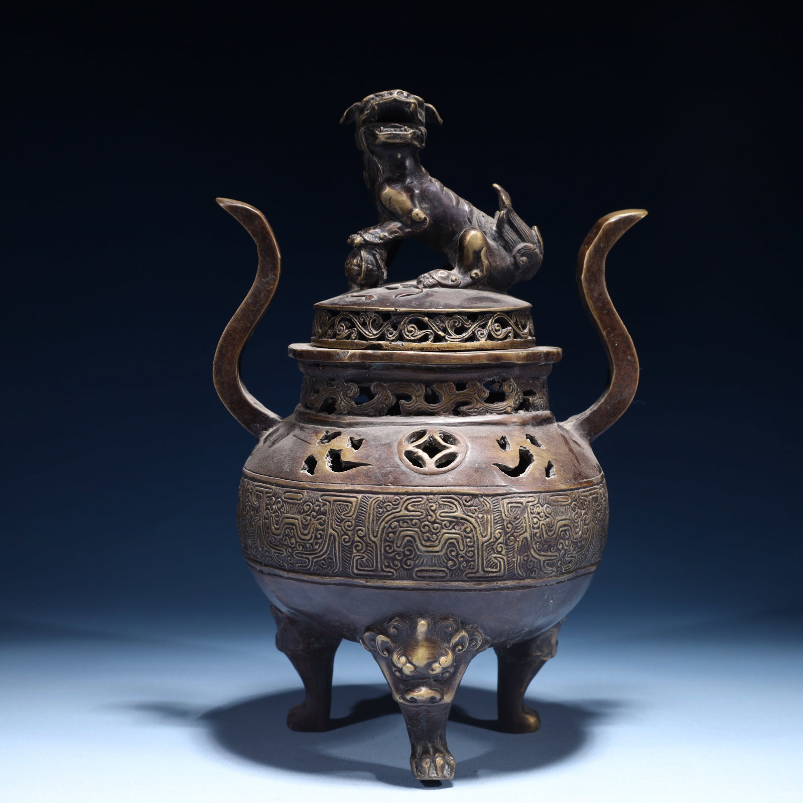 An Exquisite Bronze Chi-Dragon Pattern Double-Ears and Tripod Censer: An Exquisite Bronze Chi-Dragon Pattern Double-Ears and Tripod Censer,Qing Dynasty,China,Qianlong Four-character Mark,Size:6.3inx5.1inx9.8in,Weight:2250g