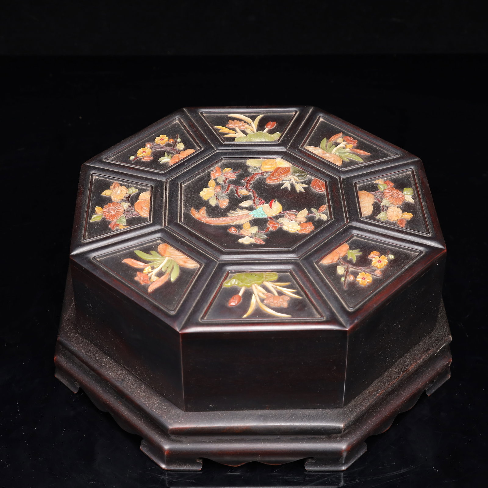 An Exquisite Zitanwood Inlaid Gems Flower and Bird Pattern Box with Cover (1 of 11)