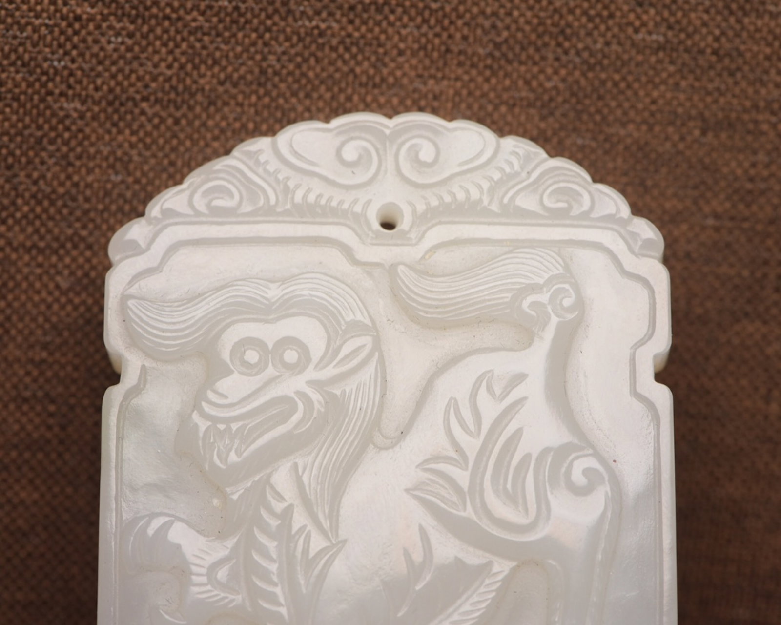 An Exquisite White Jade Beast Pattern Pendant - 4