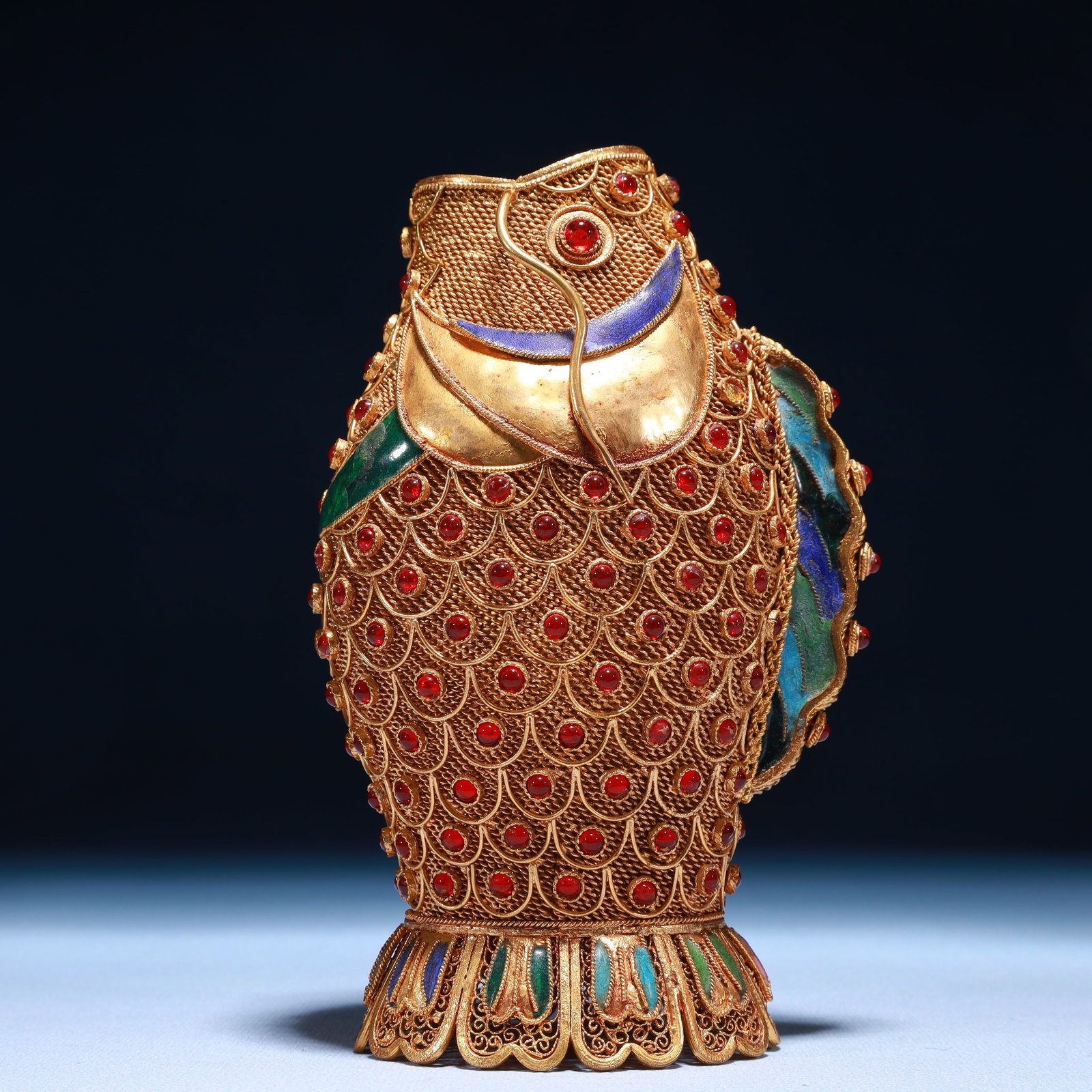 An Exquisite Filigree and Gilding Fish Ornament,Inlaid Gems: An Exquisite Filigree and Gilding Fish Ornament,Inlaid Gems,Qing Dynasty,China,Qianlong Four-character Mark,Size:3.9inx2.8inx6.7in,Weight:400g