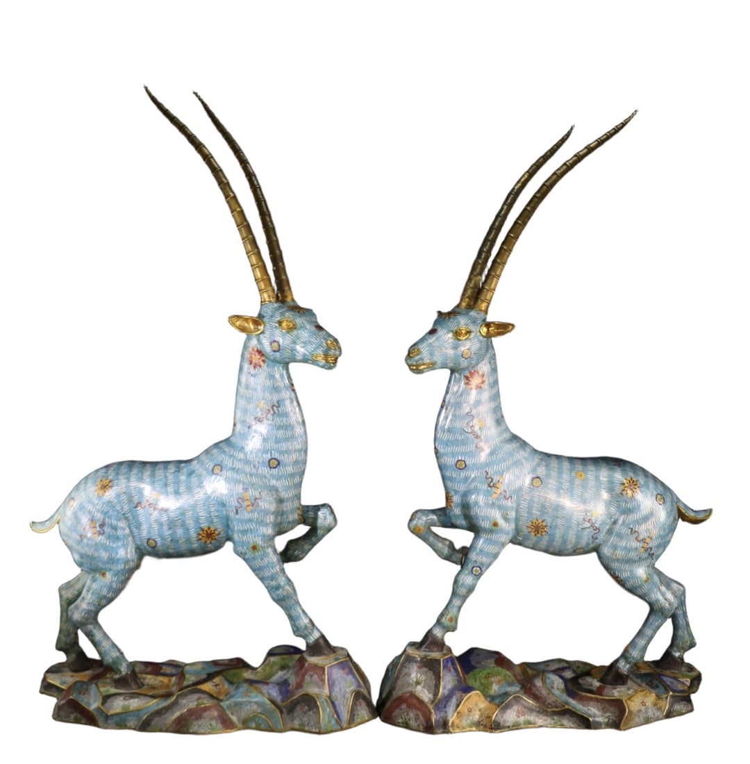 A Pair of Exquisite Cloisonne Flower Pattern Sheep Ornaments: A Pair of Exquisite Cloisonne Flower Pattern Sheep Ornaments,Qing Dynasty,China,Qianlong Six-character Mark,Size:57.5inx33.5inx13.8in,Weight:89500g