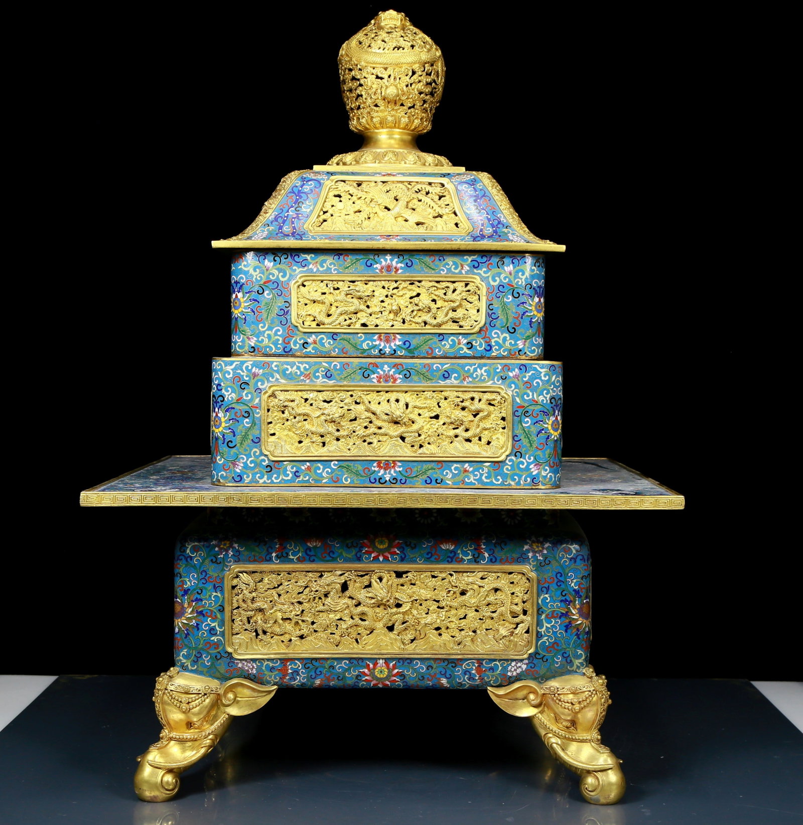 A Huge Cloisonne Lotus and Dragon Pattern Censer: A Huge Cloisonne Lotus and Dragon Pattern Censer，Qing Dynasty, China，Qianlong Four-character Mark，Size:24.4inx34.3in，Weight:68.30kg 景泰蓝缠枝