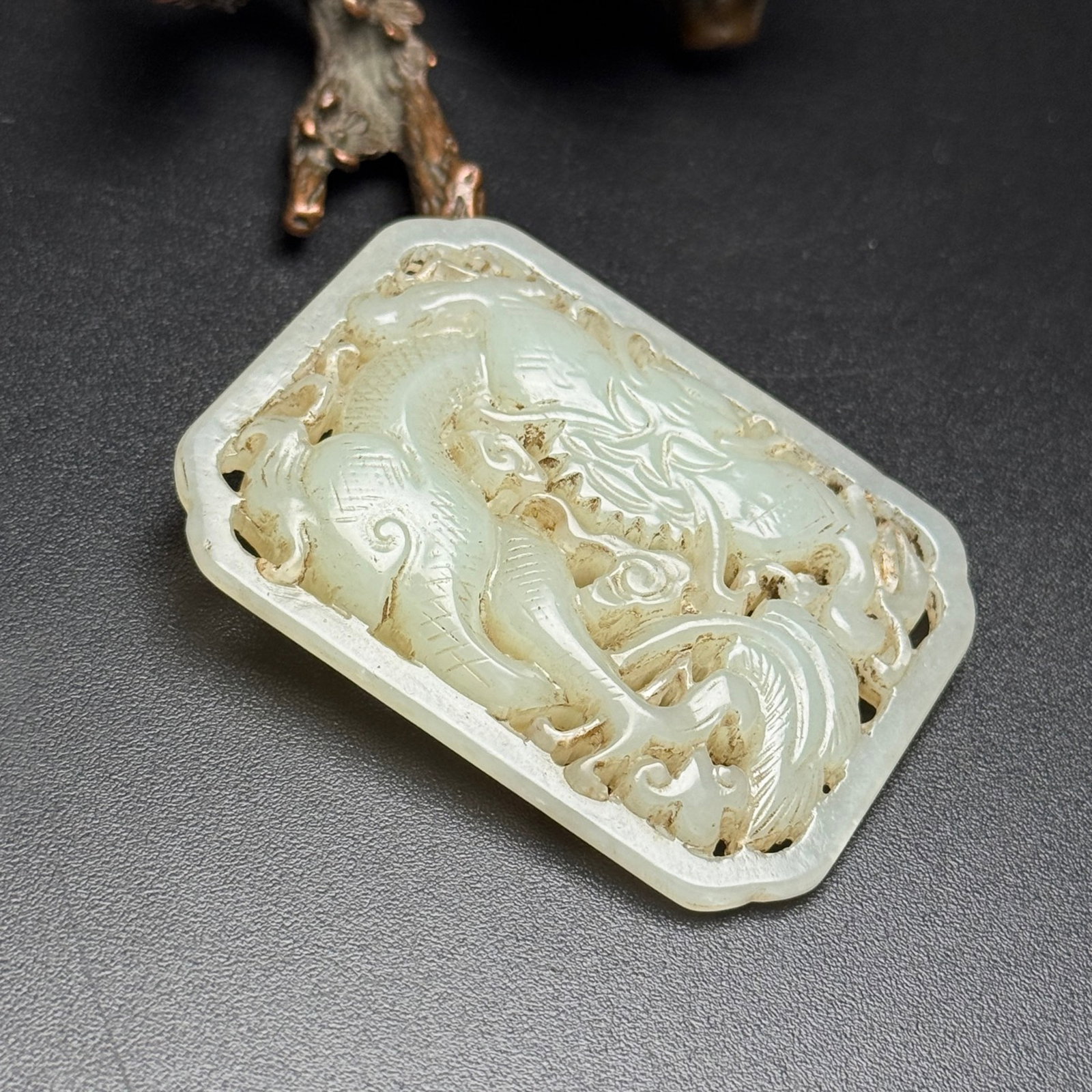 An Exquisite White Jade Dragon Pattern Pendant - 3