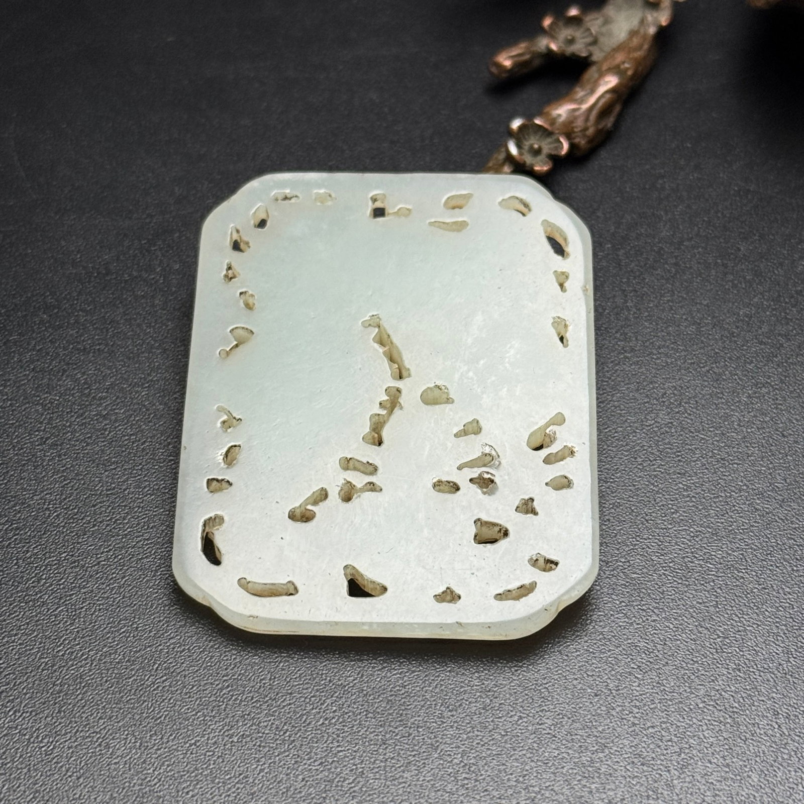 An Exquisite White Jade Dragon Pattern Pendant - 6