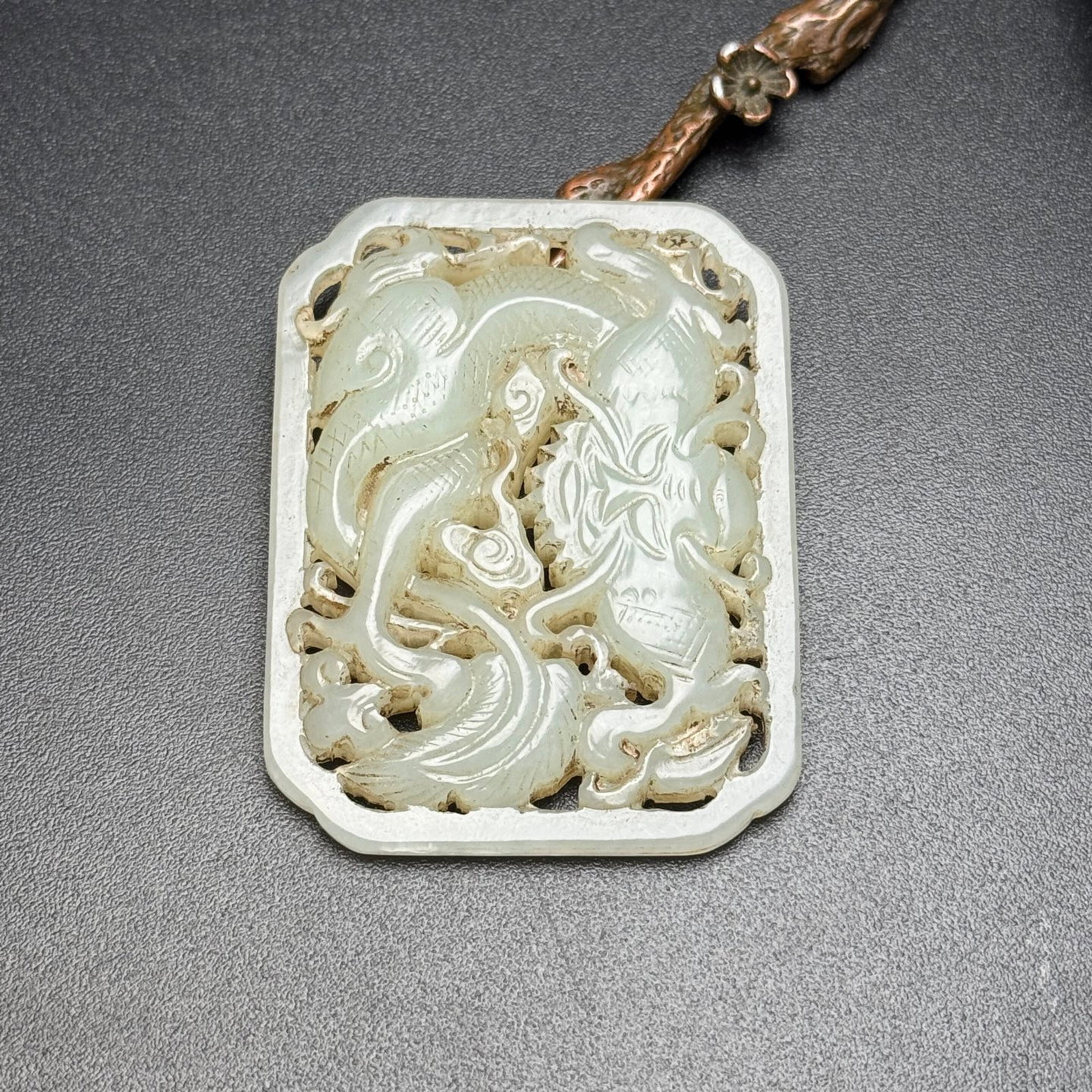 An Exquisite White Jade Dragon Pattern Pendant - 7