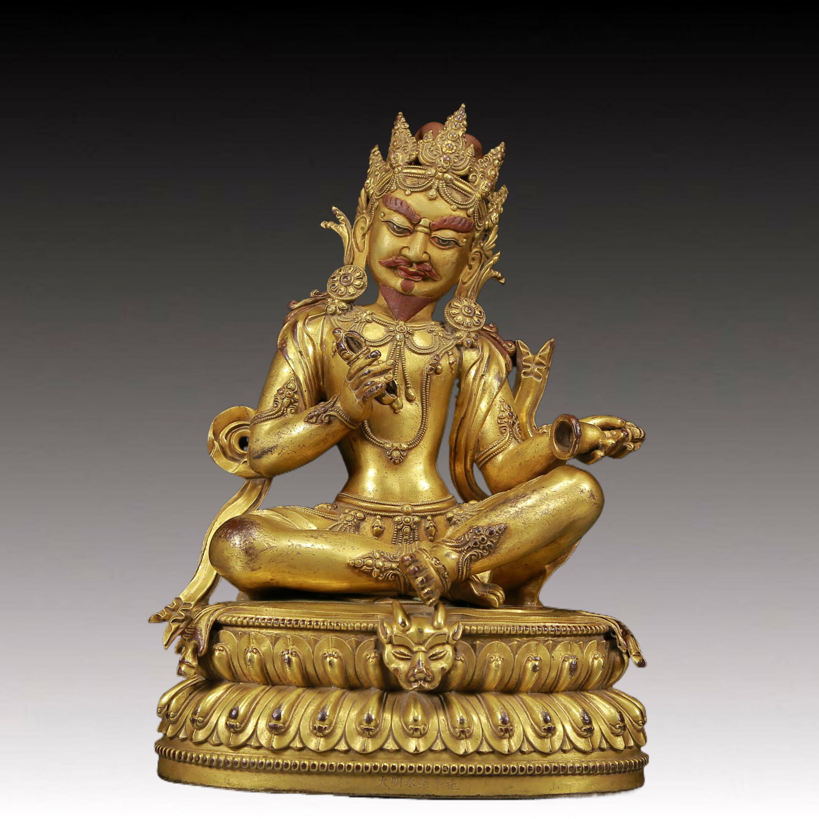 A solemn gilt bronze Vajra statue (1 of 10)