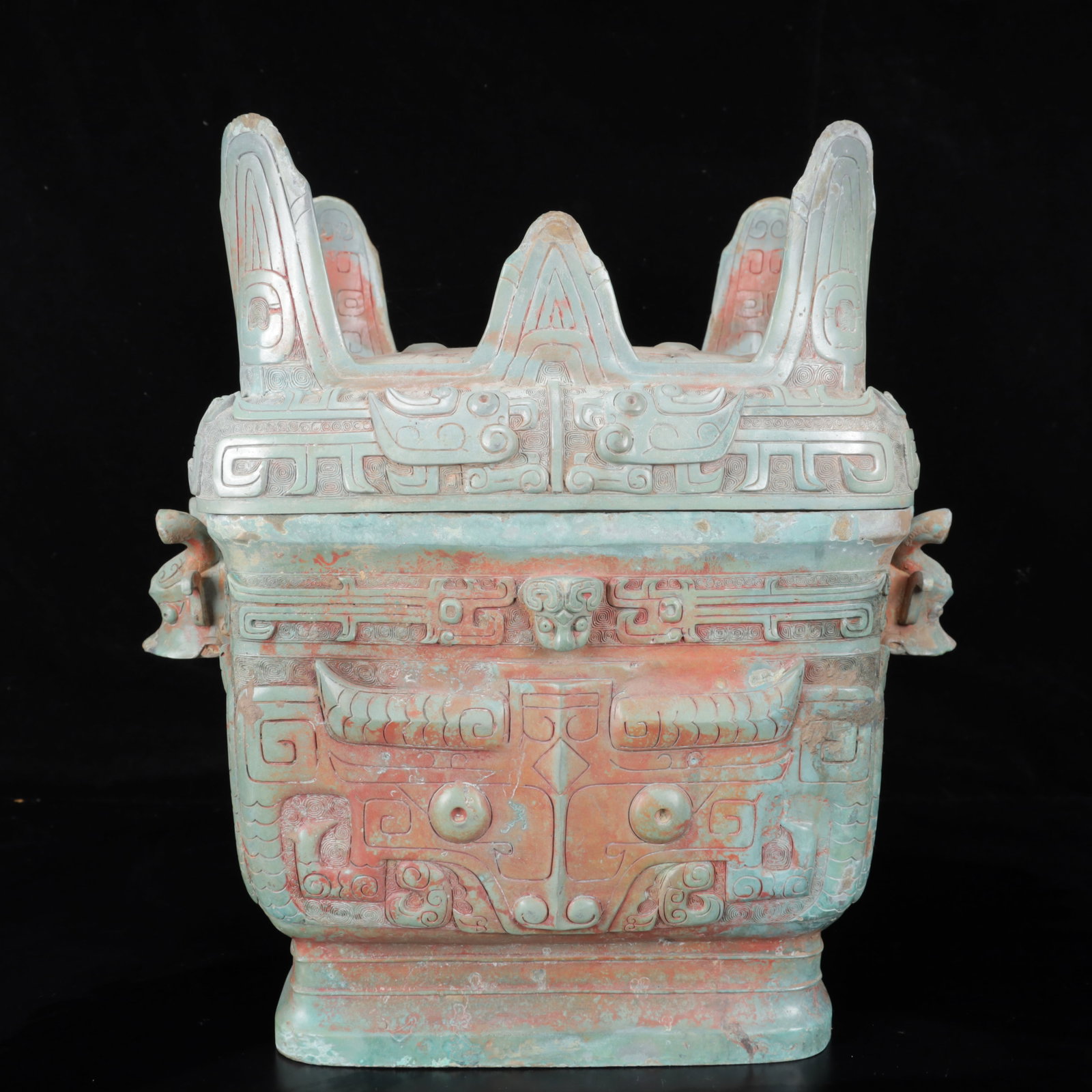 An Archaic Bronze Beast-Face Pattern Censer: An Archaic Bronze Beast-Face Pattern Censer,The Warring States period in China,Size:14.2inx8.7inx15.7in,Weight:13900g 青铜兽面纹香炉,中国战&
