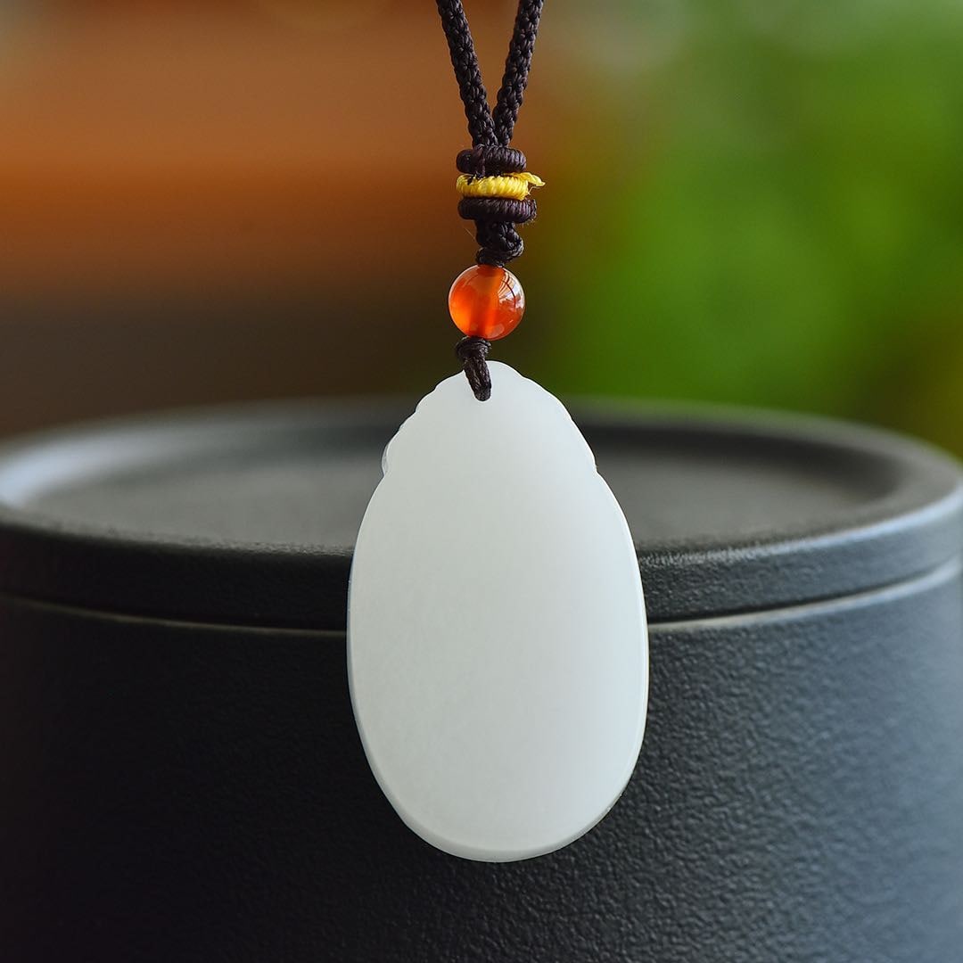 An Exquisite White Jade Buffalo Pattern Pendant - 3