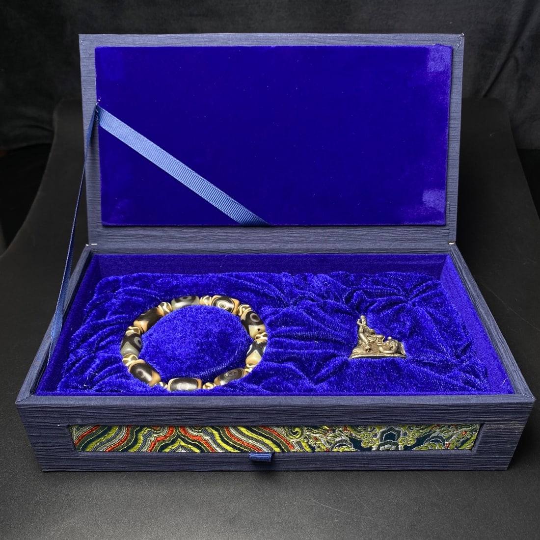 A Precious Dzi Bead Bracelets (1 of 9)