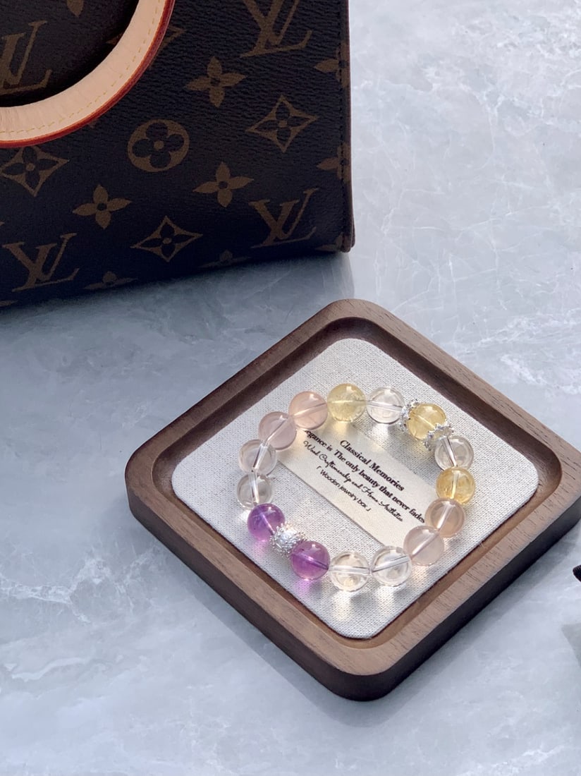 An Exquisite Crystal Bracelets: #VALUE!