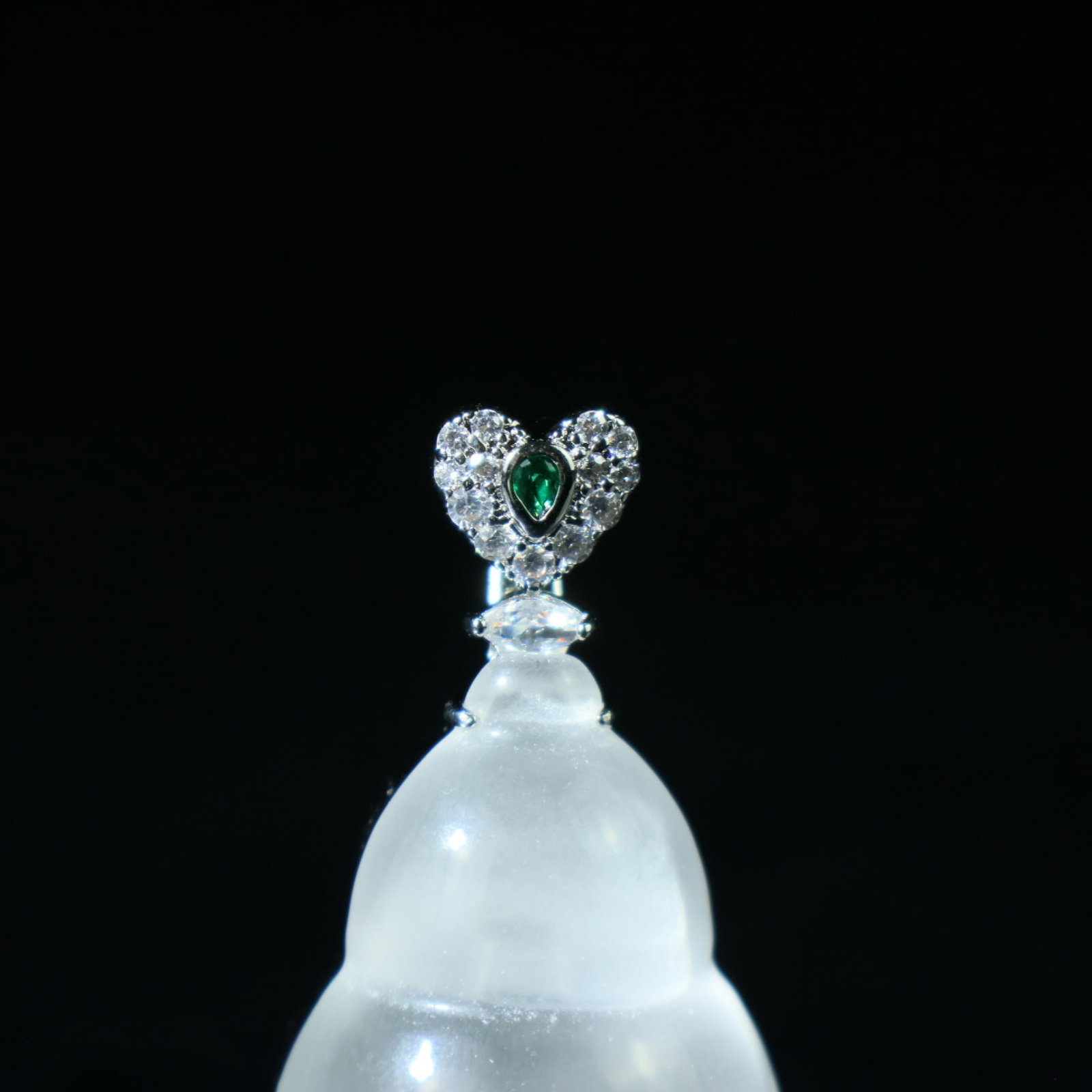 An Exquisite Gourd Pendant - 2