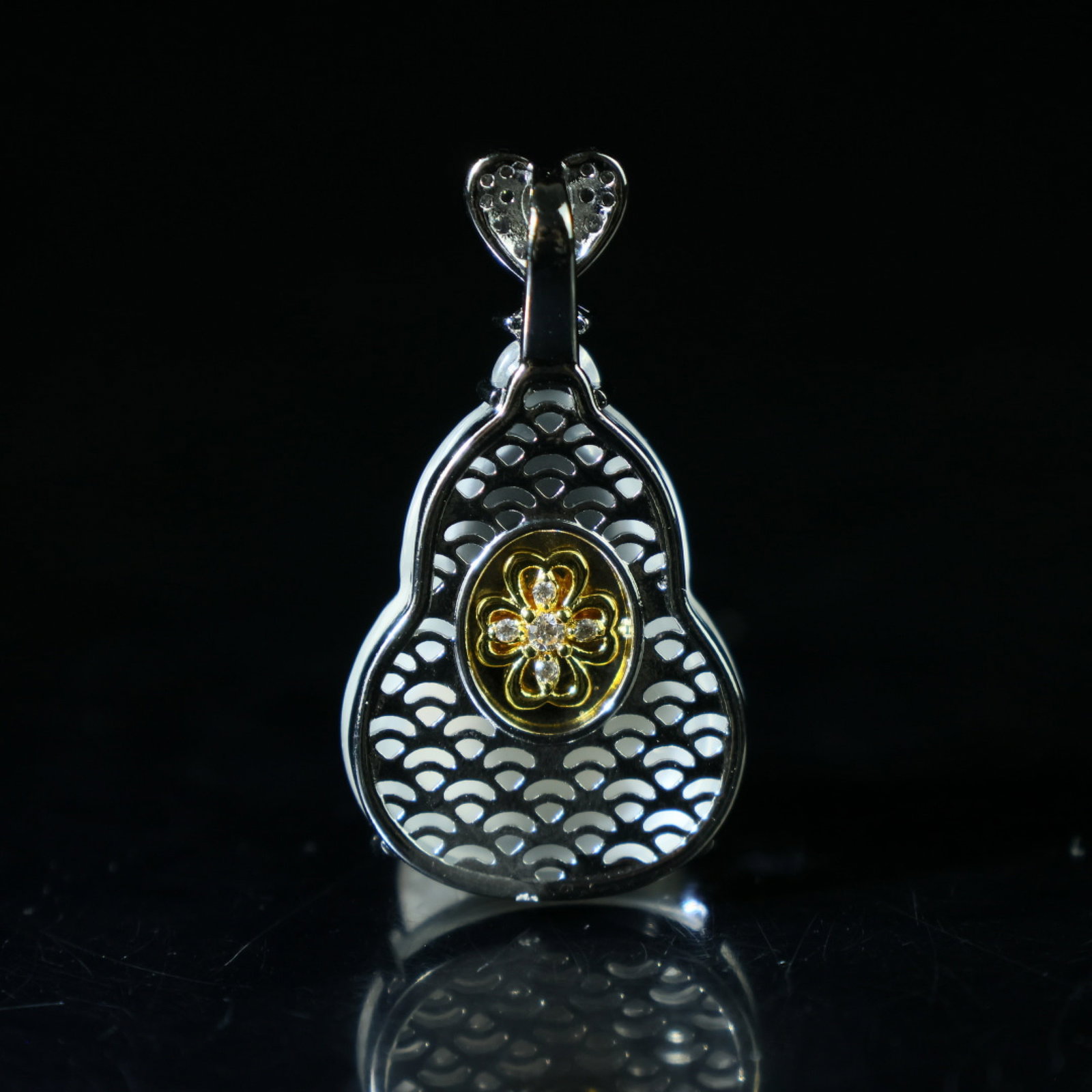An Exquisite Gourd Pendant - 5