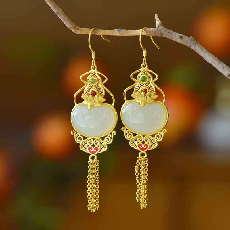 A Pair of Exquisite Sterling Silver-Gold Plated Inlaid White Jade Earrings: A Pair of Exquisite Sterling Silver-Gold Plated Inlaid White Jade Earrings,Size:0.5inx0.7in 一对纯银镀金镶白玉耳环