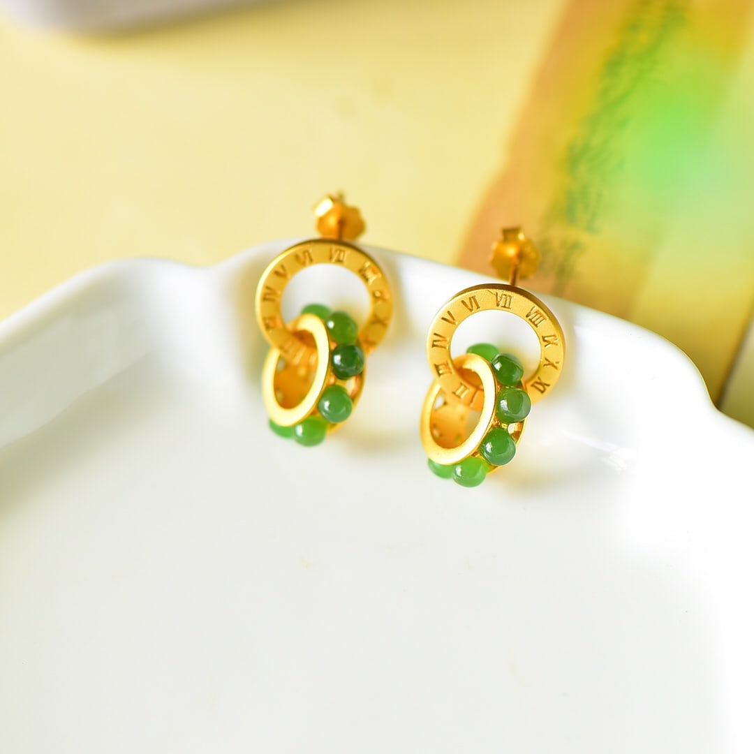 A Pair of Exquisite Sterling Silver-Gold Plated Inlaid Jasper Earrings: A Pair of Exquisite Sterling Silver-Gold Plated Inlaid Jasper Earrings,Size:0.5inx0.7in 一对纯银镀金镶碧玉耳环