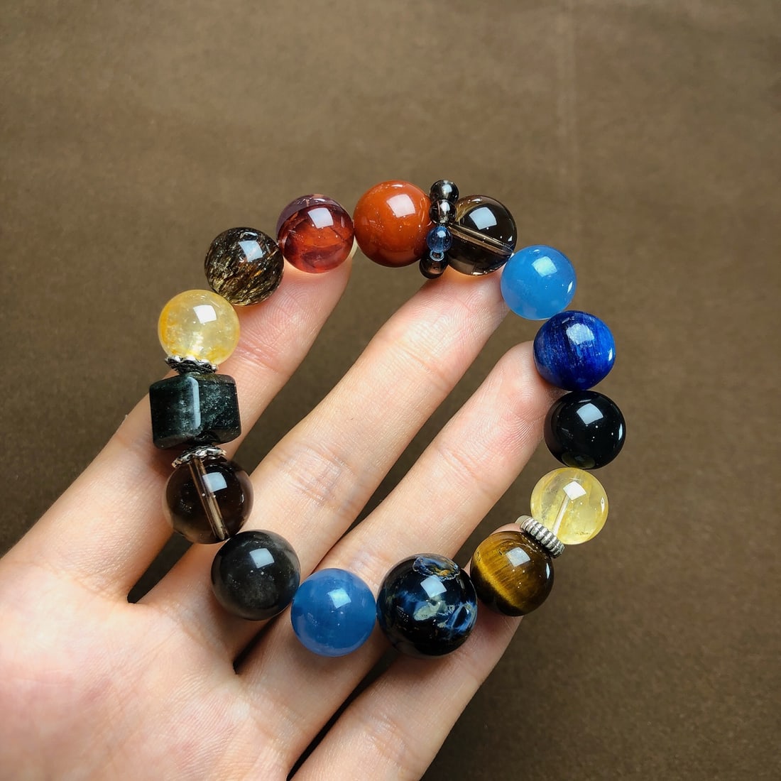 An Exquisite Crystal Bracelets: An Exquisite Crystal Bracelets,Size:0.5in,0.4inx0.4in,Weight:43.6g 水晶手串