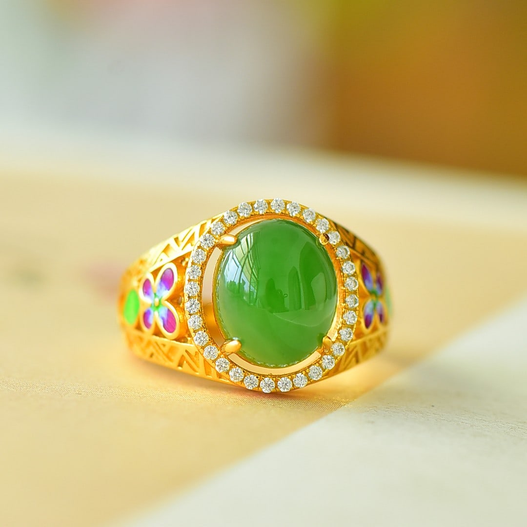 An Exquisite Sterling Silver-Gold Plated Inlaid Jasper Ring: An Exquisite Sterling Silver-Gold Plated Inlaid Jasper Ring 纯银镀金镶碧玉戒指