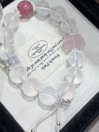 An Exquisite Crystal Bracelet - 2