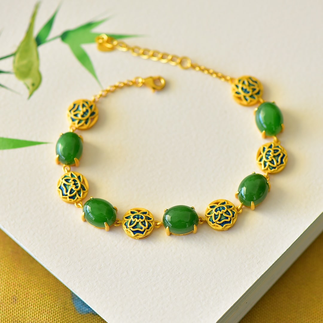 An Exquisite Sterling Silver-Gold Plated Inlaid Jasper Bracelet: An Exquisite Sterling Silver-Gold Plated Inlaid Jasper Bracelet,Size:0.3inx0.4in 纯银镀金镶碧玉手链